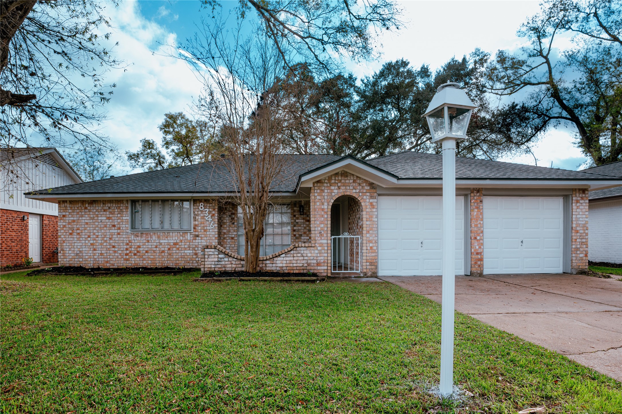Photos of 8346 Sterlingshire St Houston TX 77078