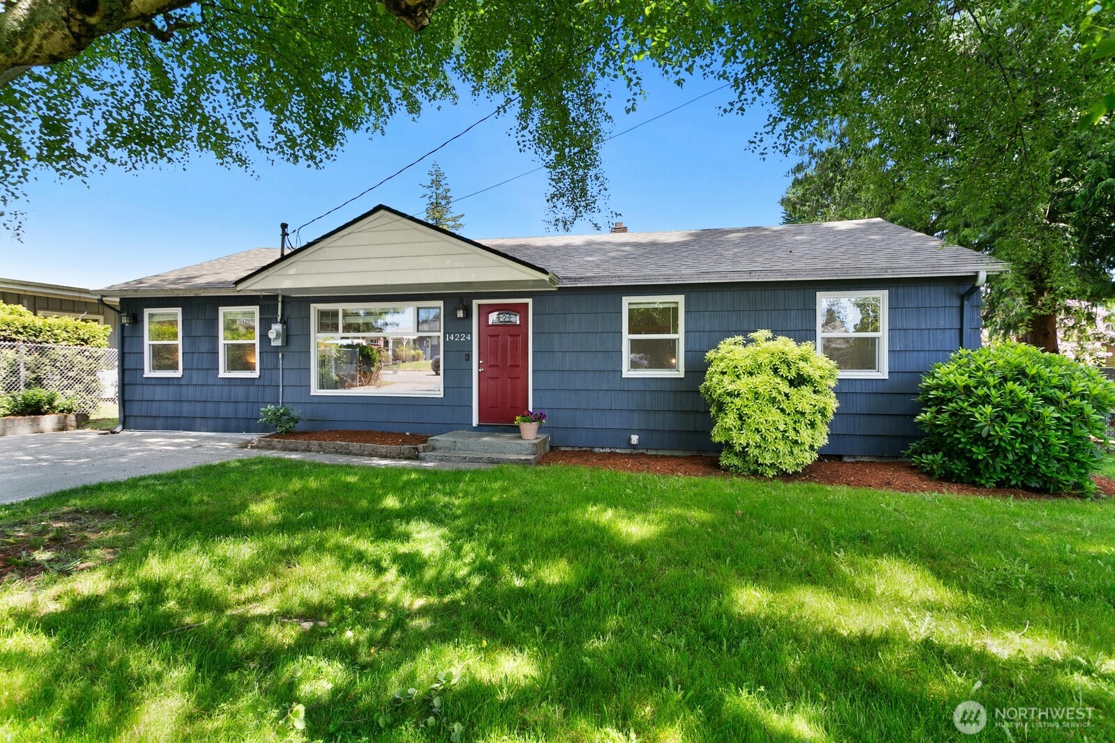 Photos of 14224 11th Ave SW Burien WA 98166