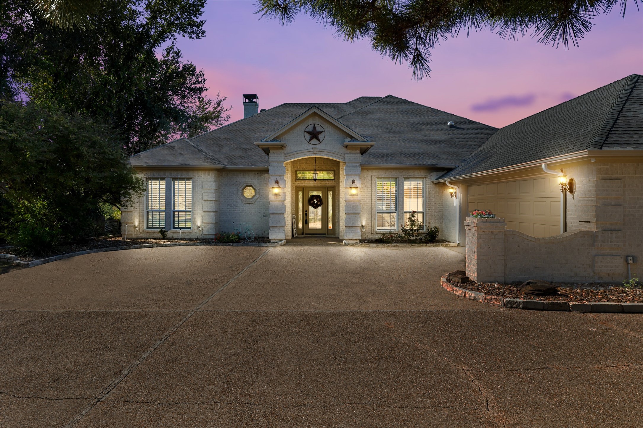 Photos of 9304 Ravenswood Rd Granbury TX 76049