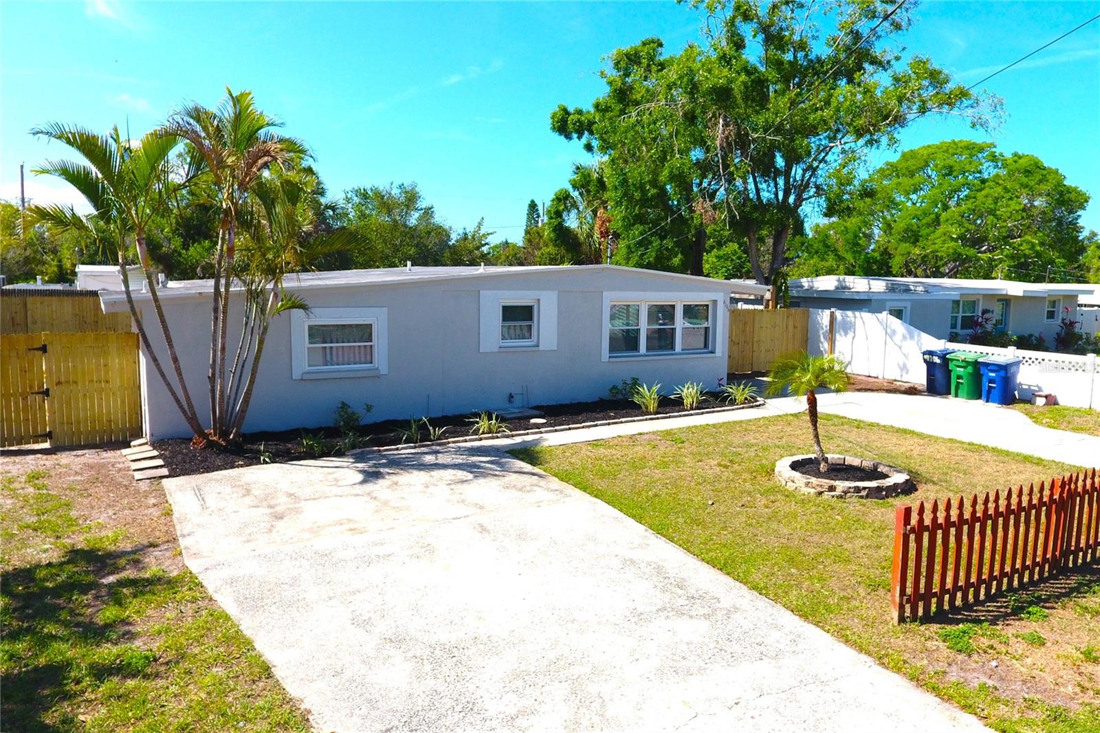 Photos of 4106 W Montgomery Ter Tampa FL 33616
