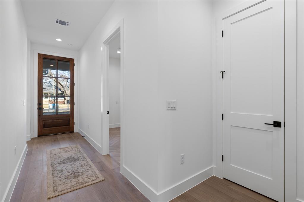 Photos of 1207 Aggie Ln Austin TX 78757