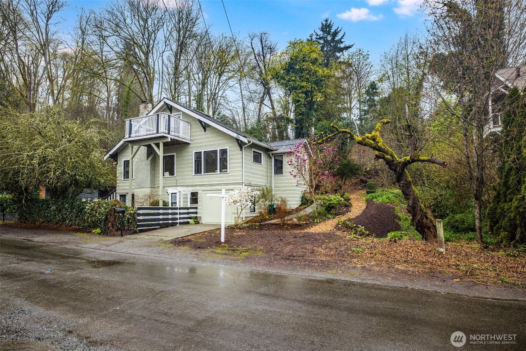 Photos of 10015 68th Ave S Seattle WA 98178