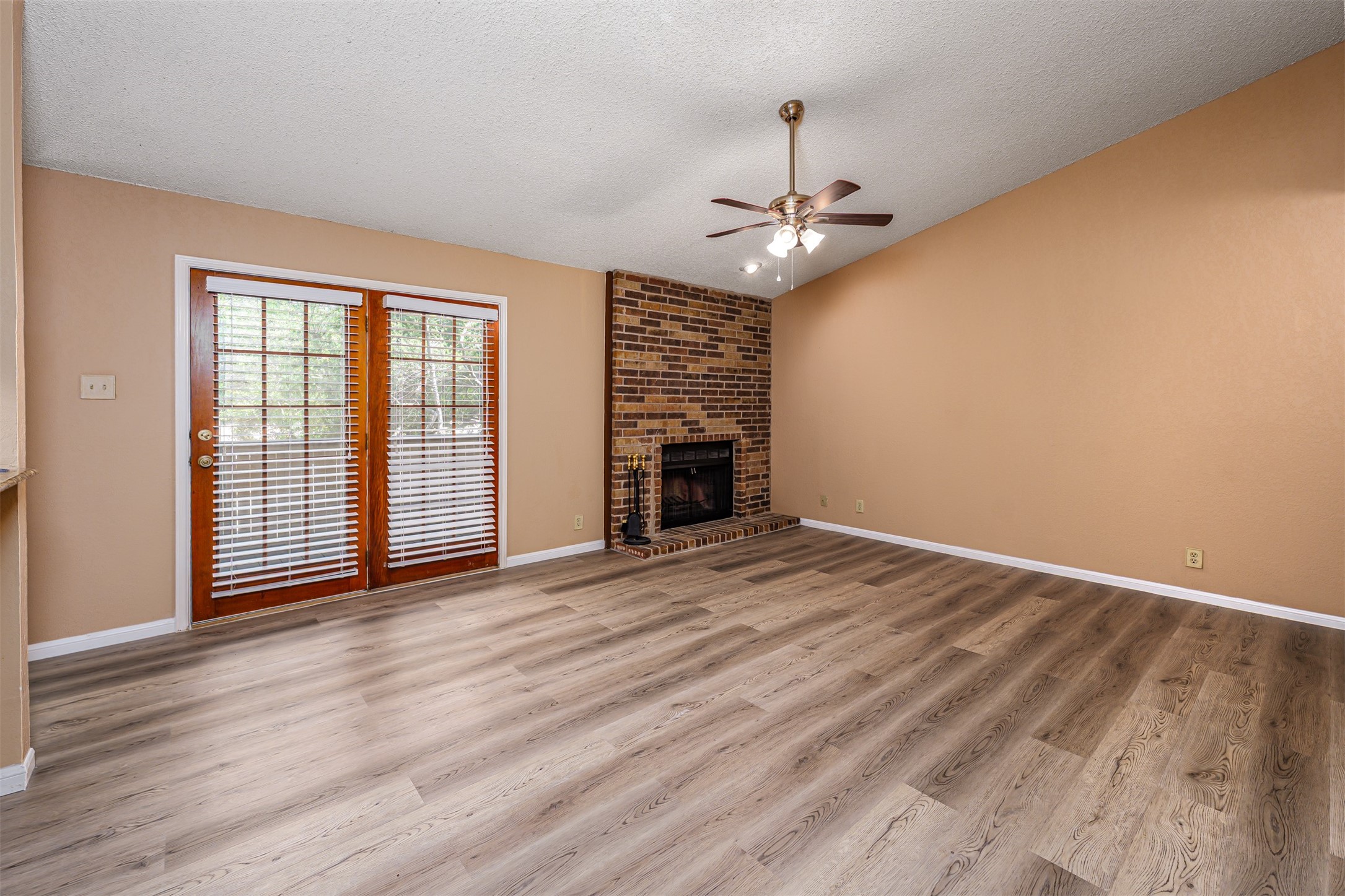 Photos of 1201 Harwell Dr Apt 225 Arlington TX 76011