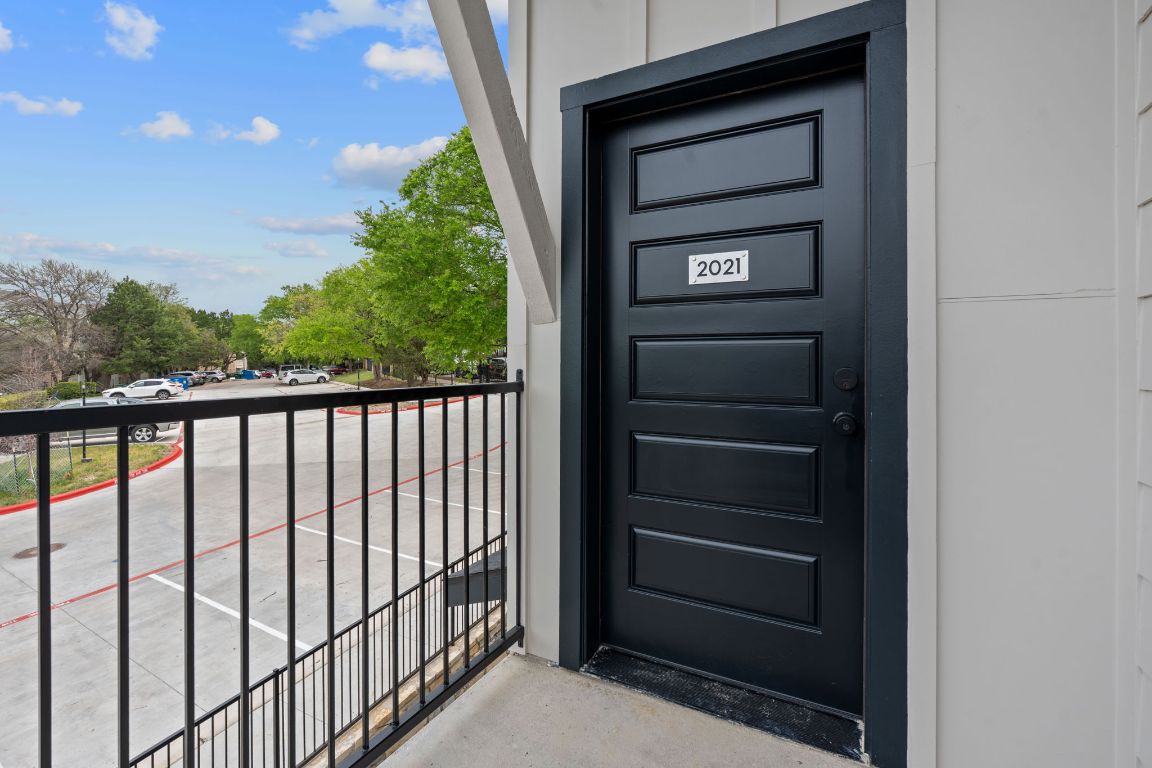 Photos of 2450 Wickersham Ln Unit 2021 Austin TX 78741