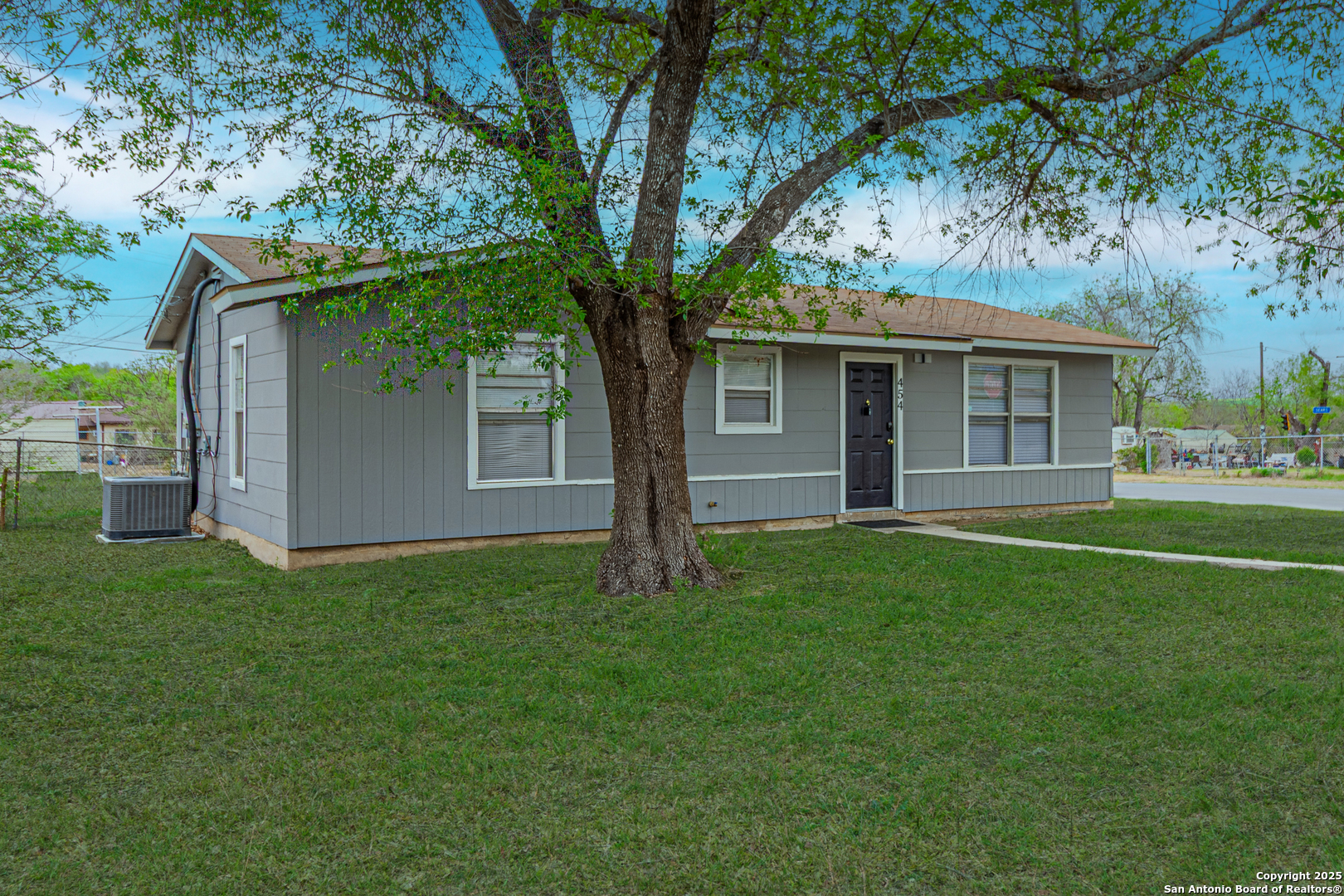 Photos of 454 Rasa Dr San Antonio TX 78227