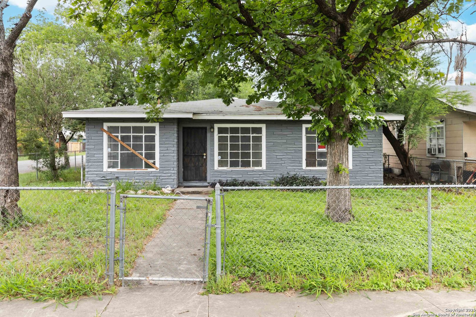 Photos of 201 Monticello Ct San Antonio TX 78223