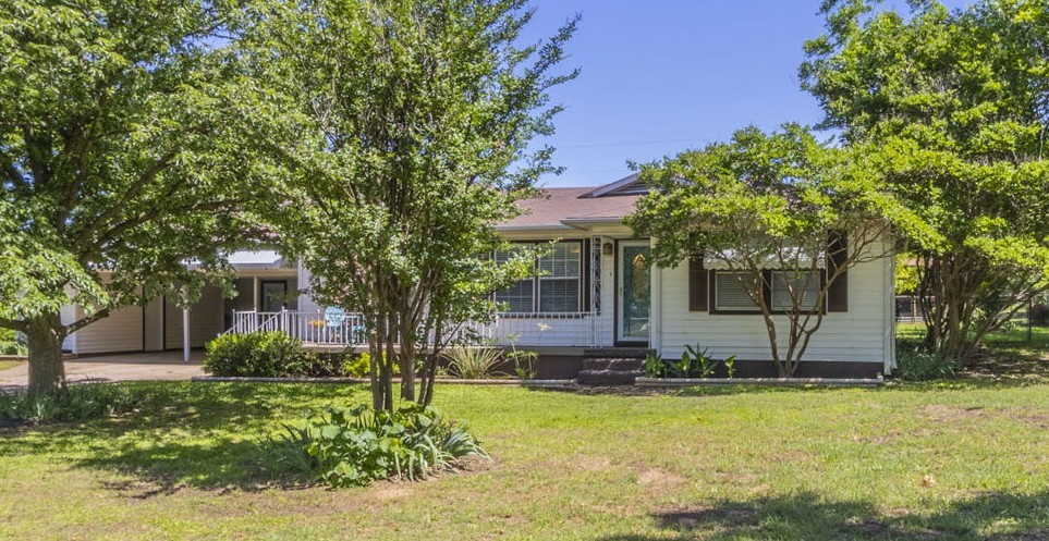 Photos of 2710 Mineral Wells Hwy Weatherford TX 76088