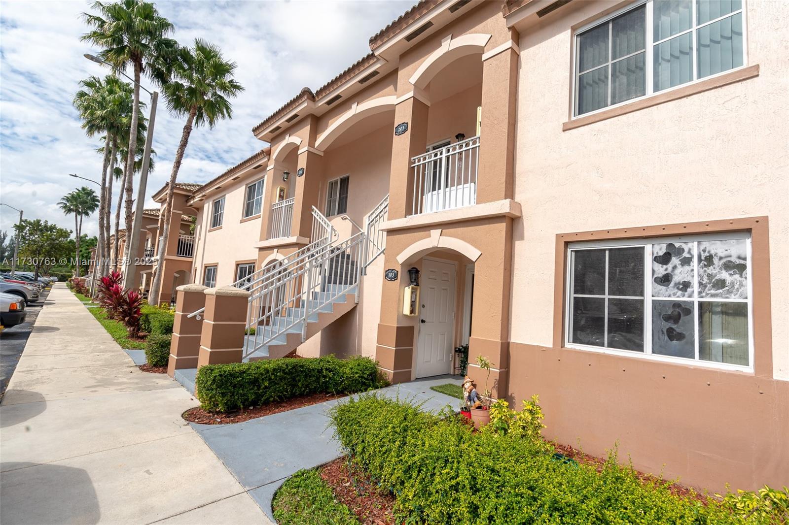 Photos of 1261 SE 28th Ct Unit 103 Homestead FL 33035