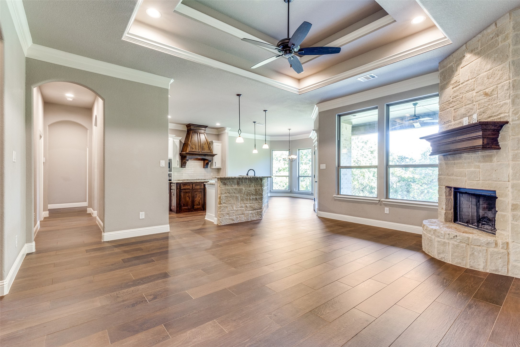 Photos of 332 Trinity Ave Azle TX 76020