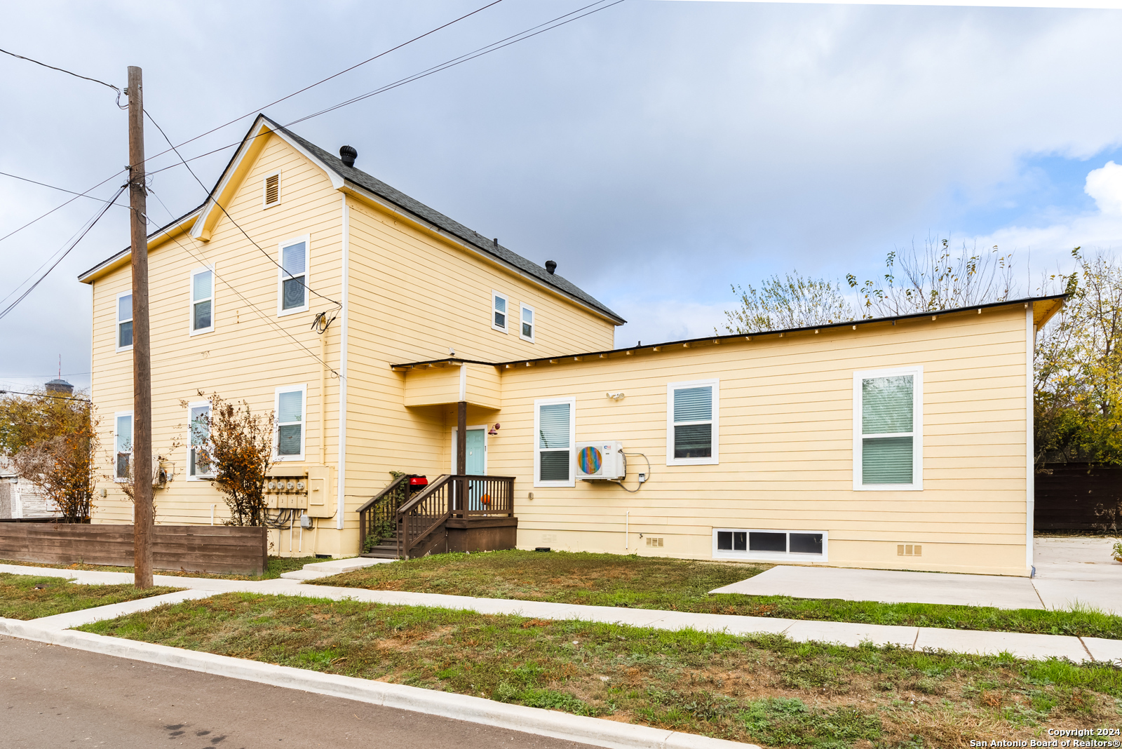 Photos of 432 S Olive St San Antonio TX 78203