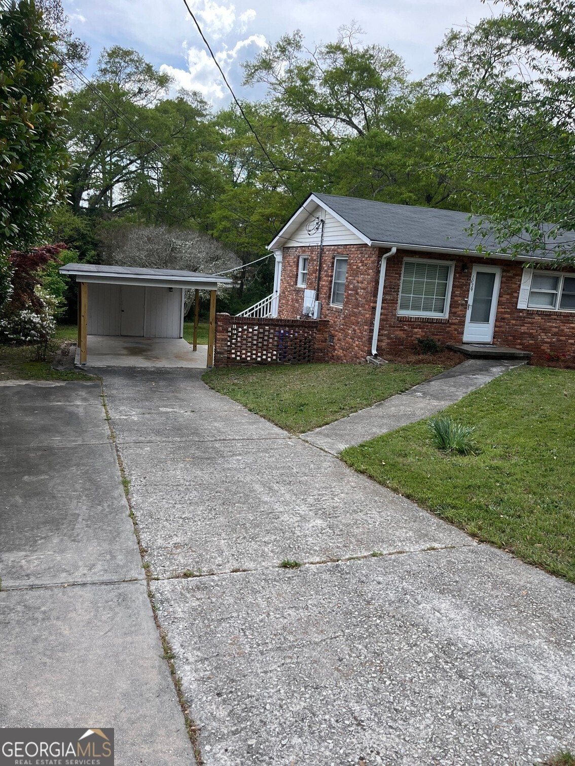 Photos of 1079 Pine St NE Conyers GA 30012