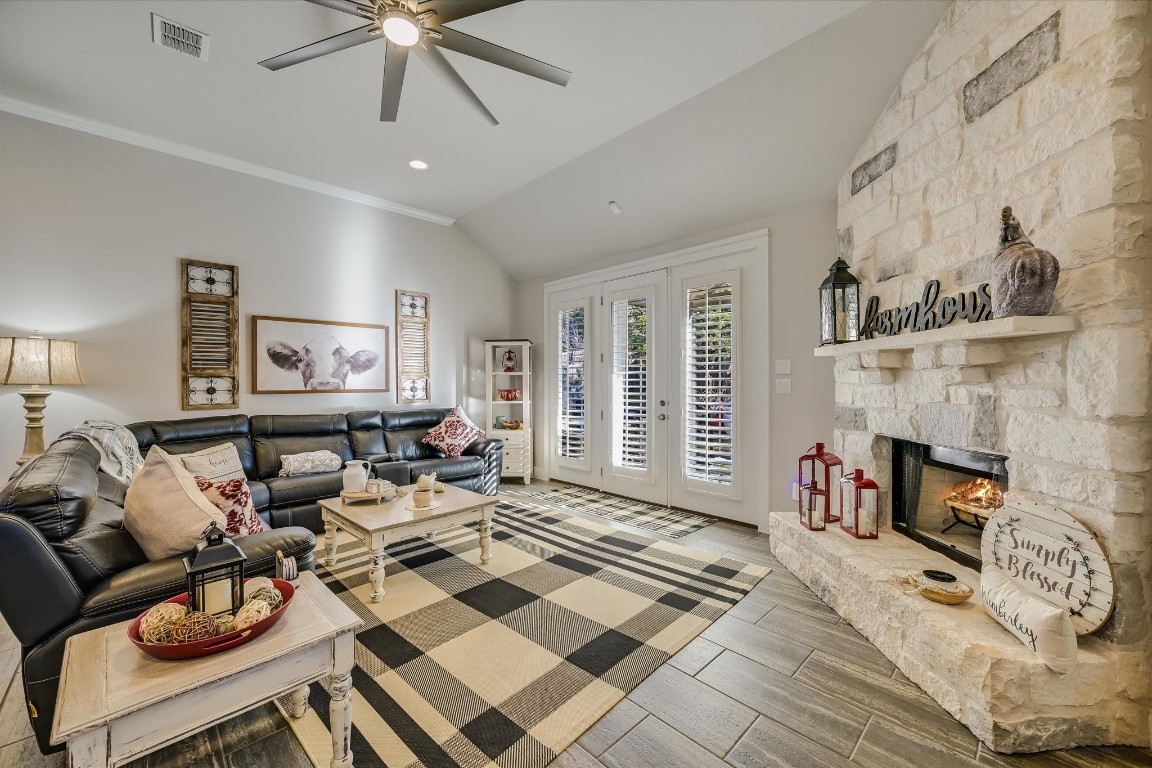 Photos of 90 Ridgewood Cir Wimberley TX 78676