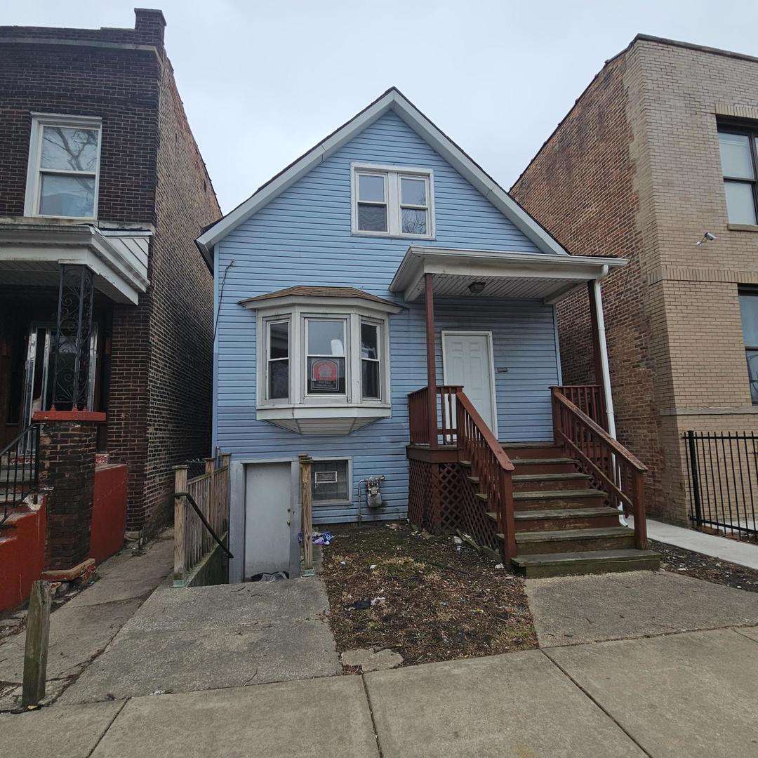 Photos of 4743 W Fulton St Chicago IL 60644