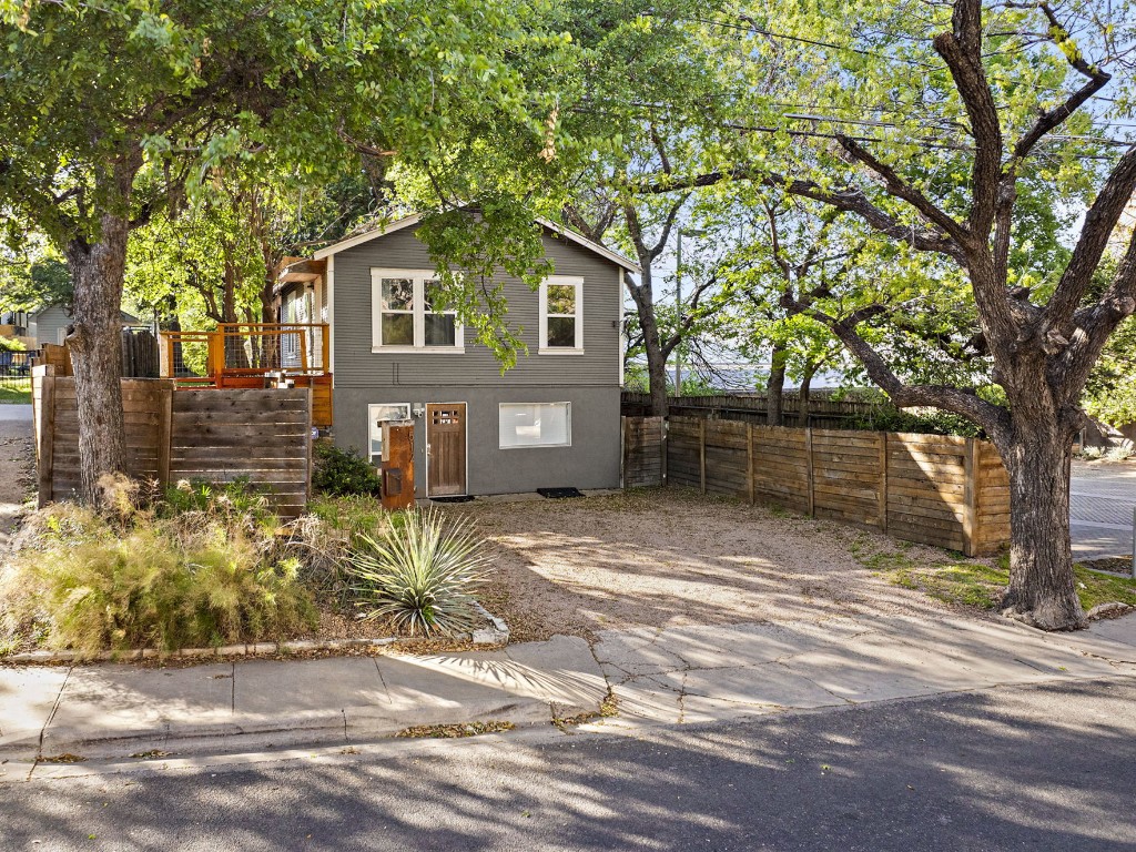 Photos of 512 Bouldin Ave Austin TX 78704