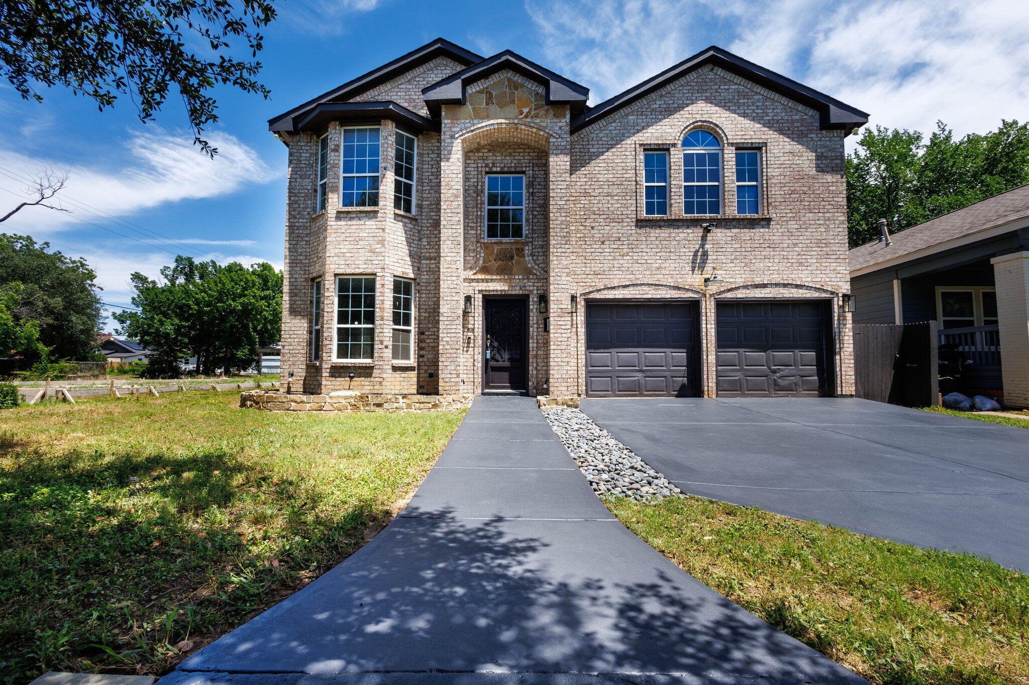Photos of 3005 S Jennings Ave Fort Worth TX 76110