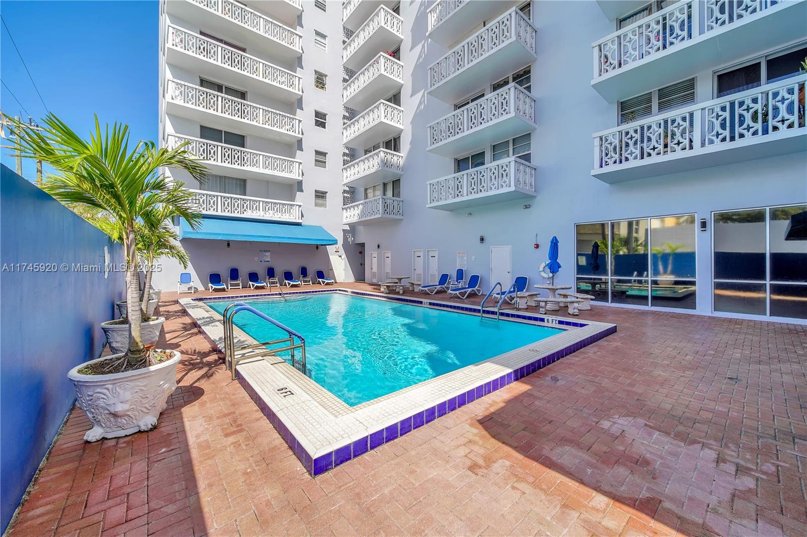 Photos of 1020 Meridian Ave Apt 515 Miami Beach FL 33139