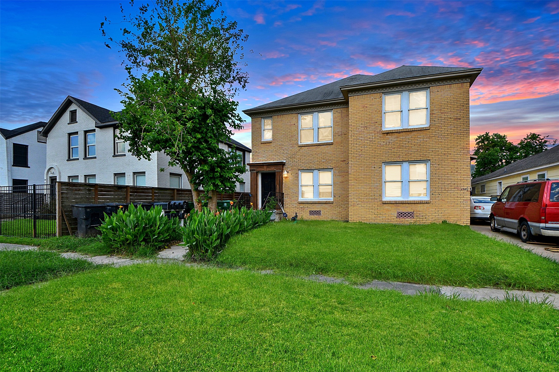 Photos of 2501 Truxillo St Unit 1-7 Houston TX 77004