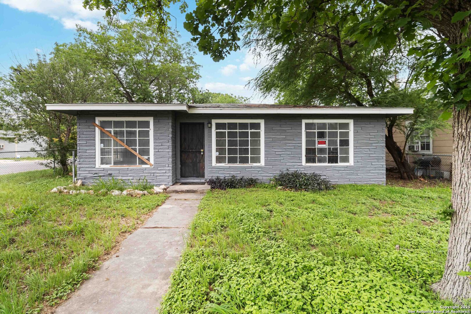 Photos of 201 Monticello Ct San Antonio TX 78223