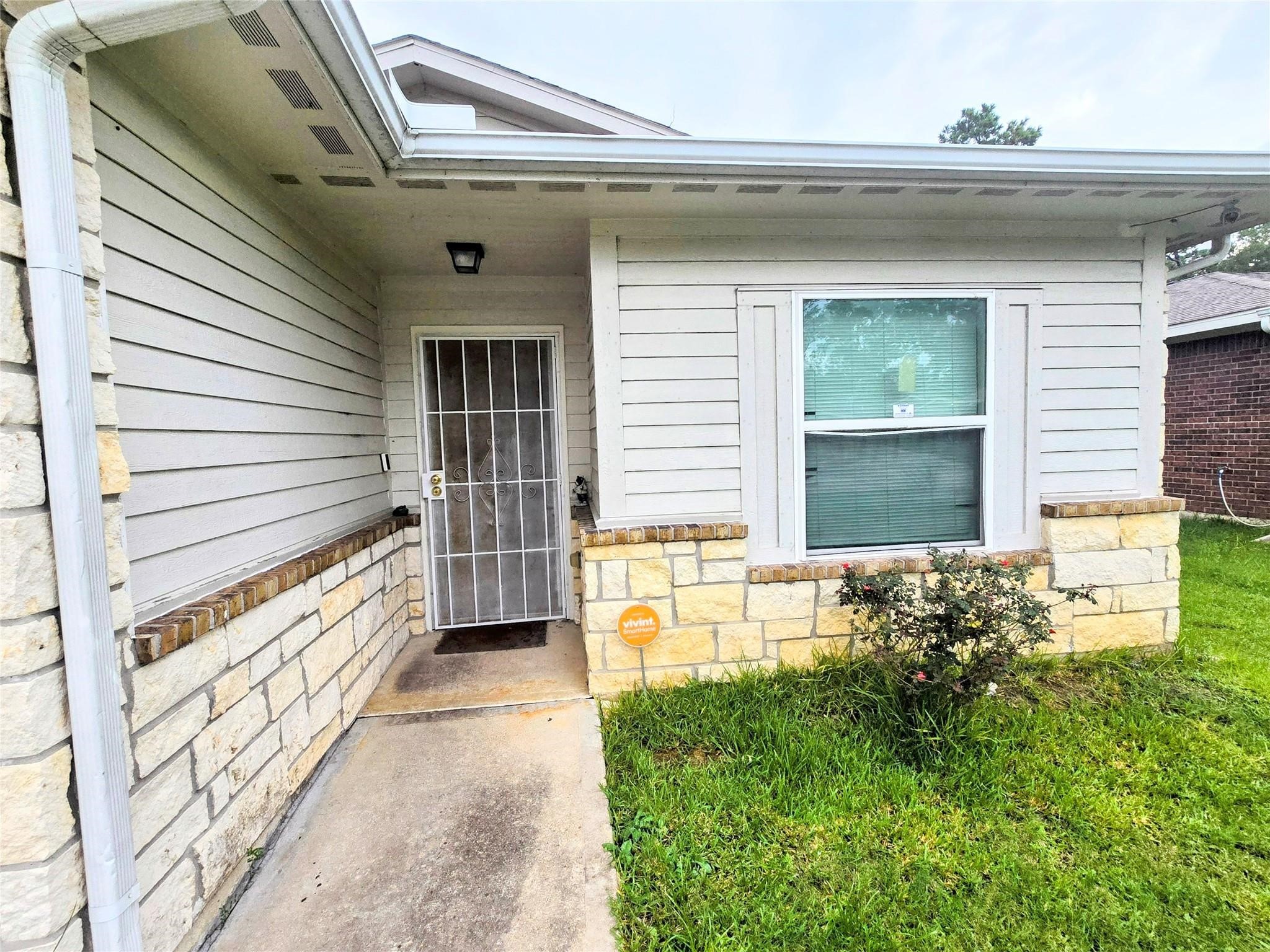 Photos of 8907 Shady Vista Ln Houston TX 77028