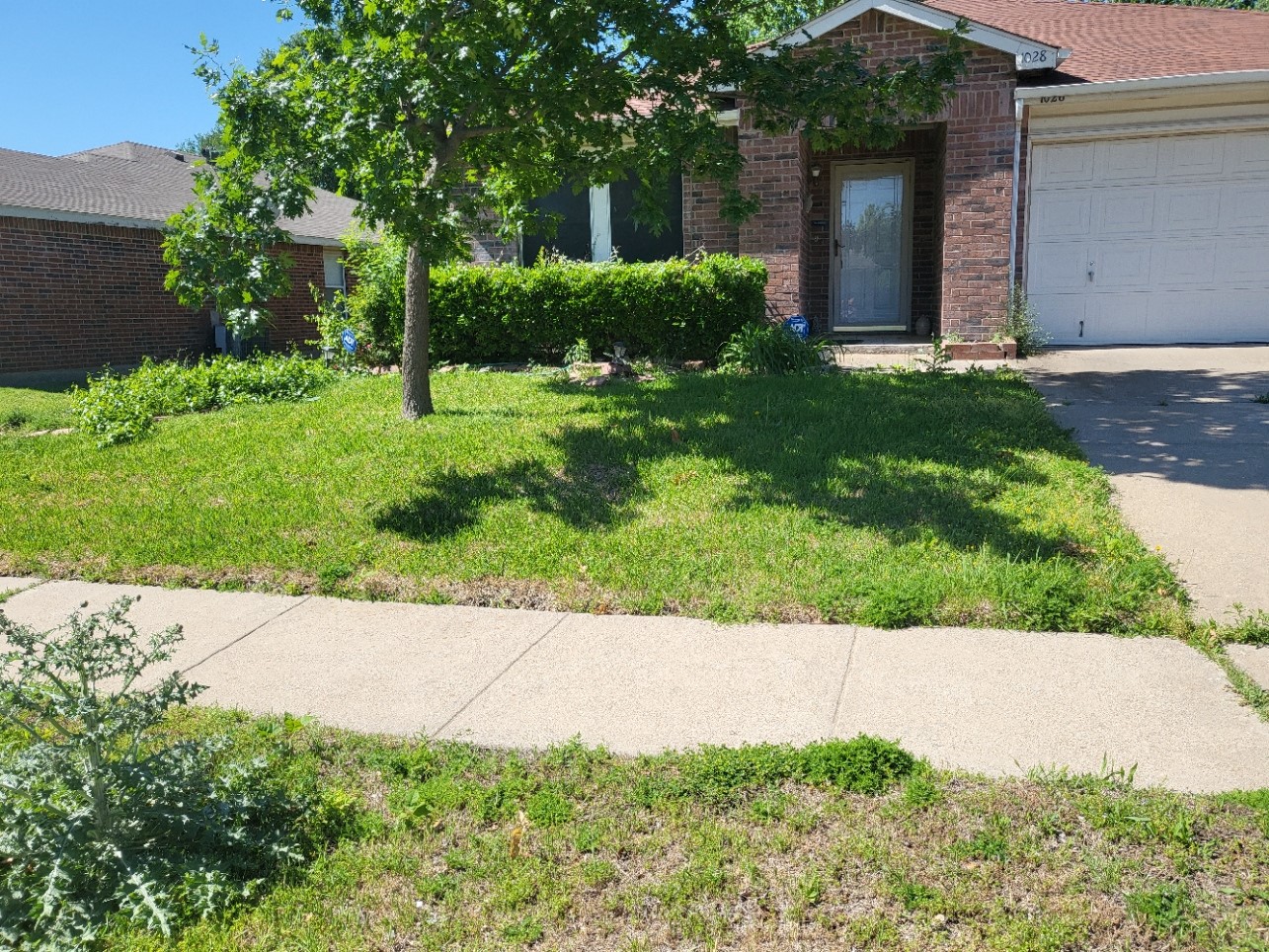 Photos of 1028 Mazourka Dr Arlington TX 76001