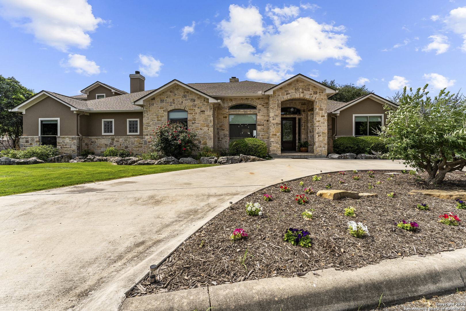 Photos of 143 County Road 4325 Hondo TX 78861
