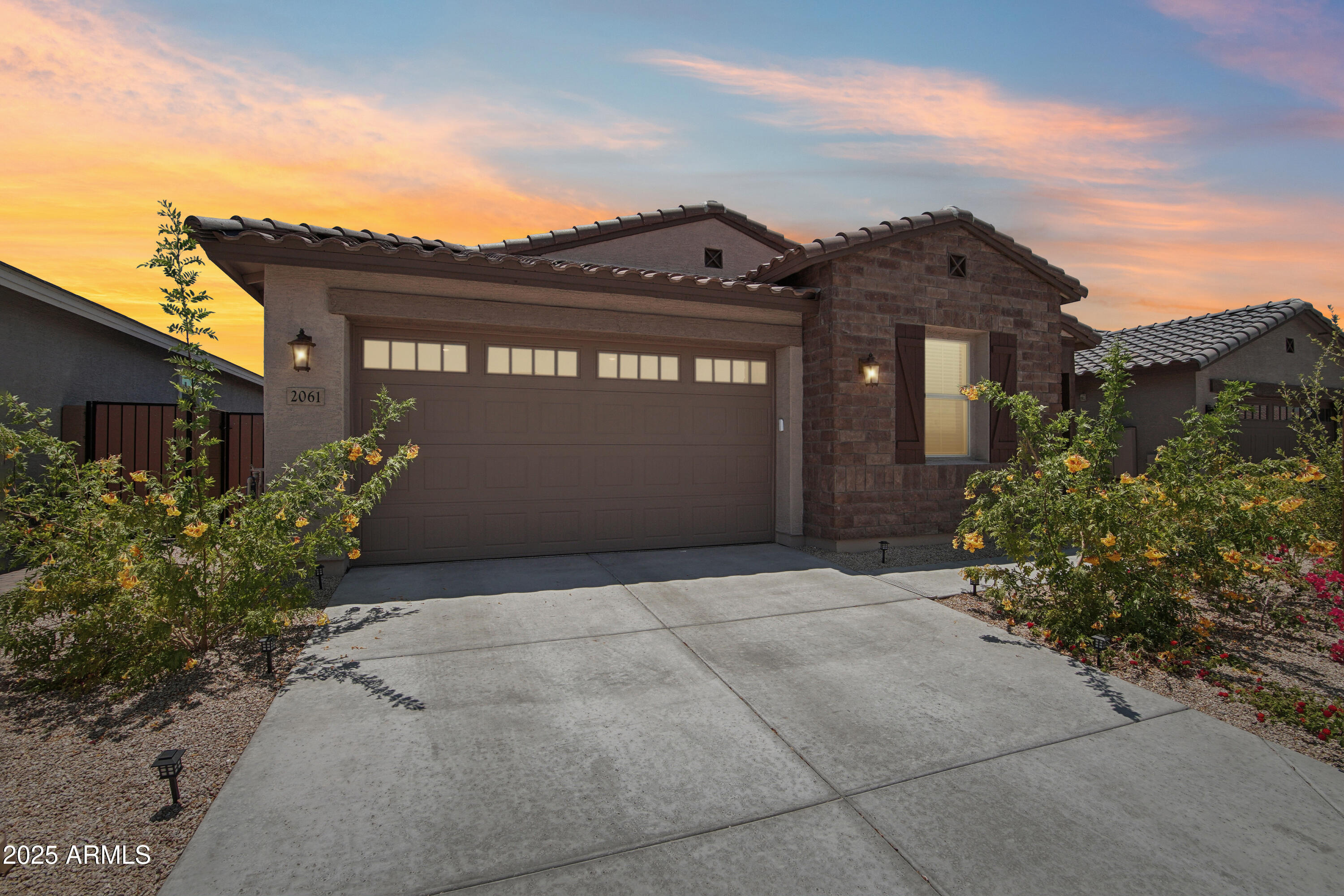 Photos of 2061 W Sienna Bouquet Pl Phoenix AZ 85085