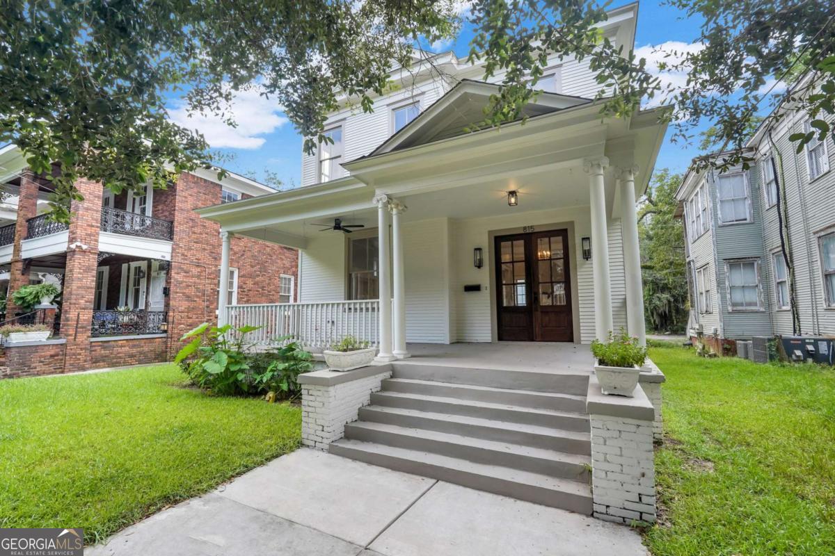 Photos of 815 E Henry St Savannah GA 31401