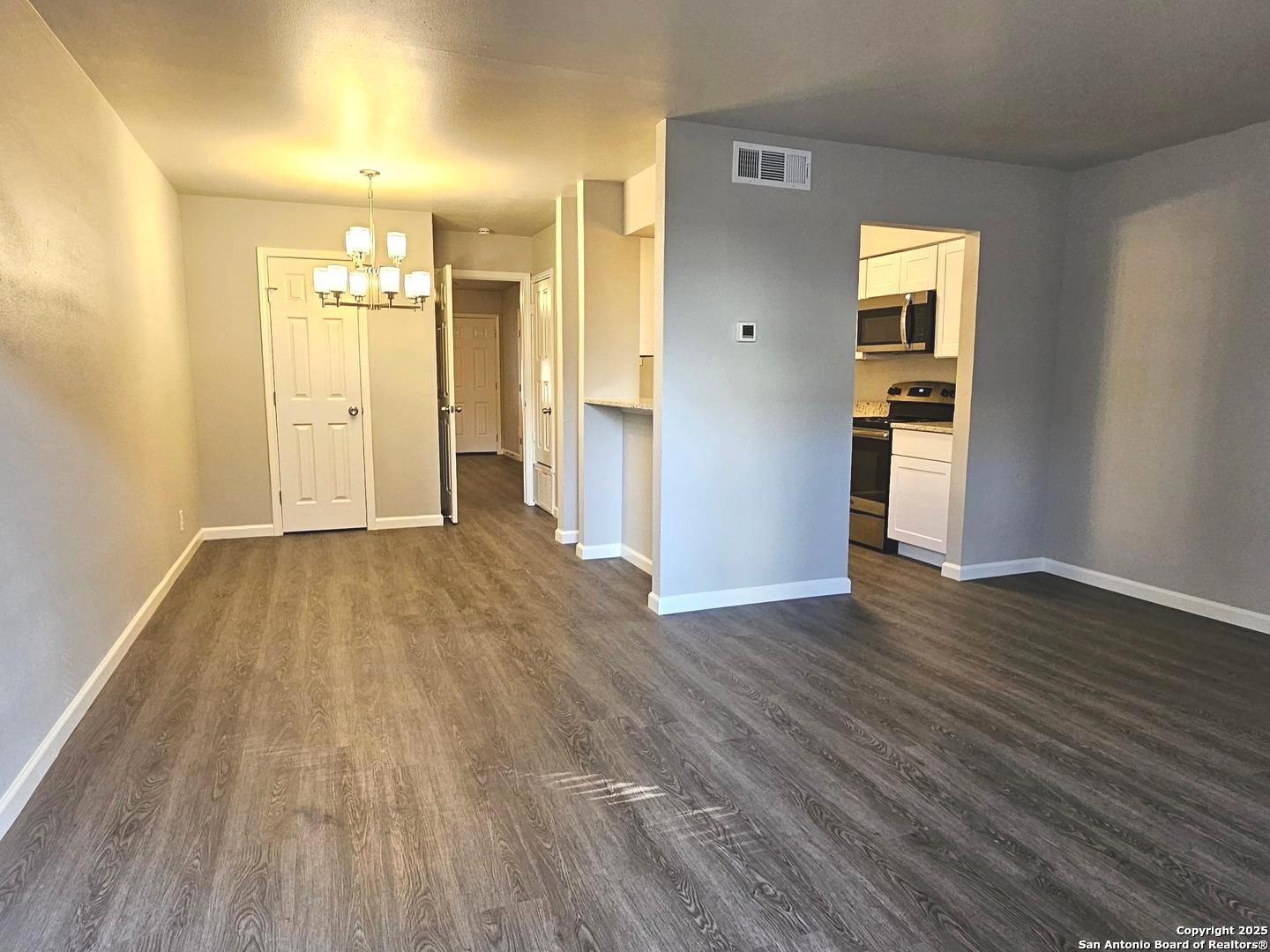 Photos of 2811 Woodbury St Apt 302 San Antonio TX 78217