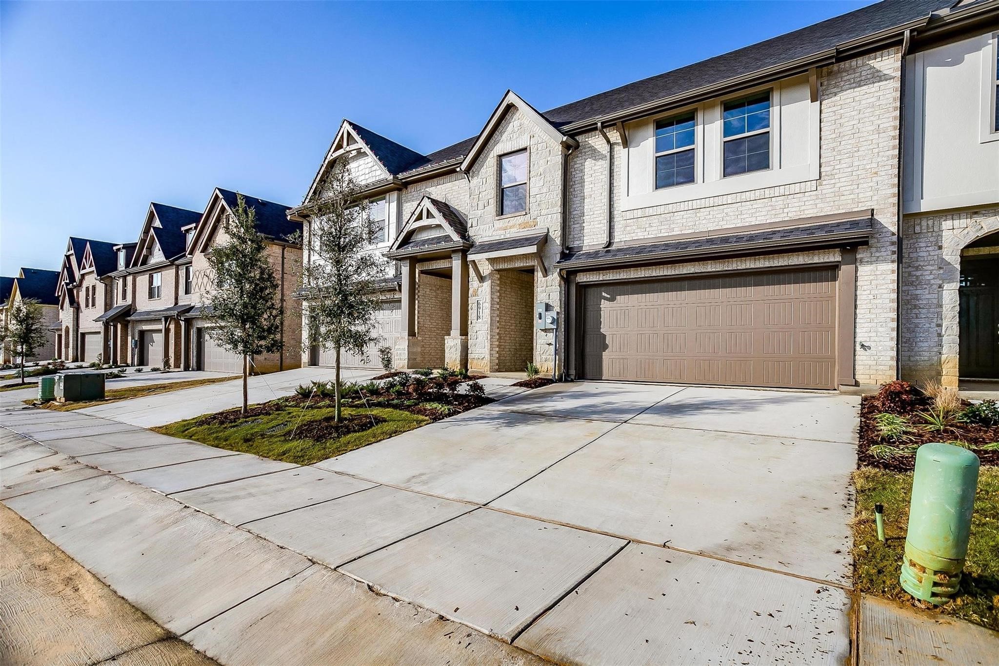 Photos of 6911 Yellow Hammer Way Arlington TX 76001