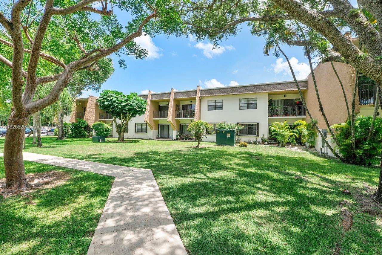 Photos of 8261 SW 128th St Apt 215 Pinecrest FL 33156