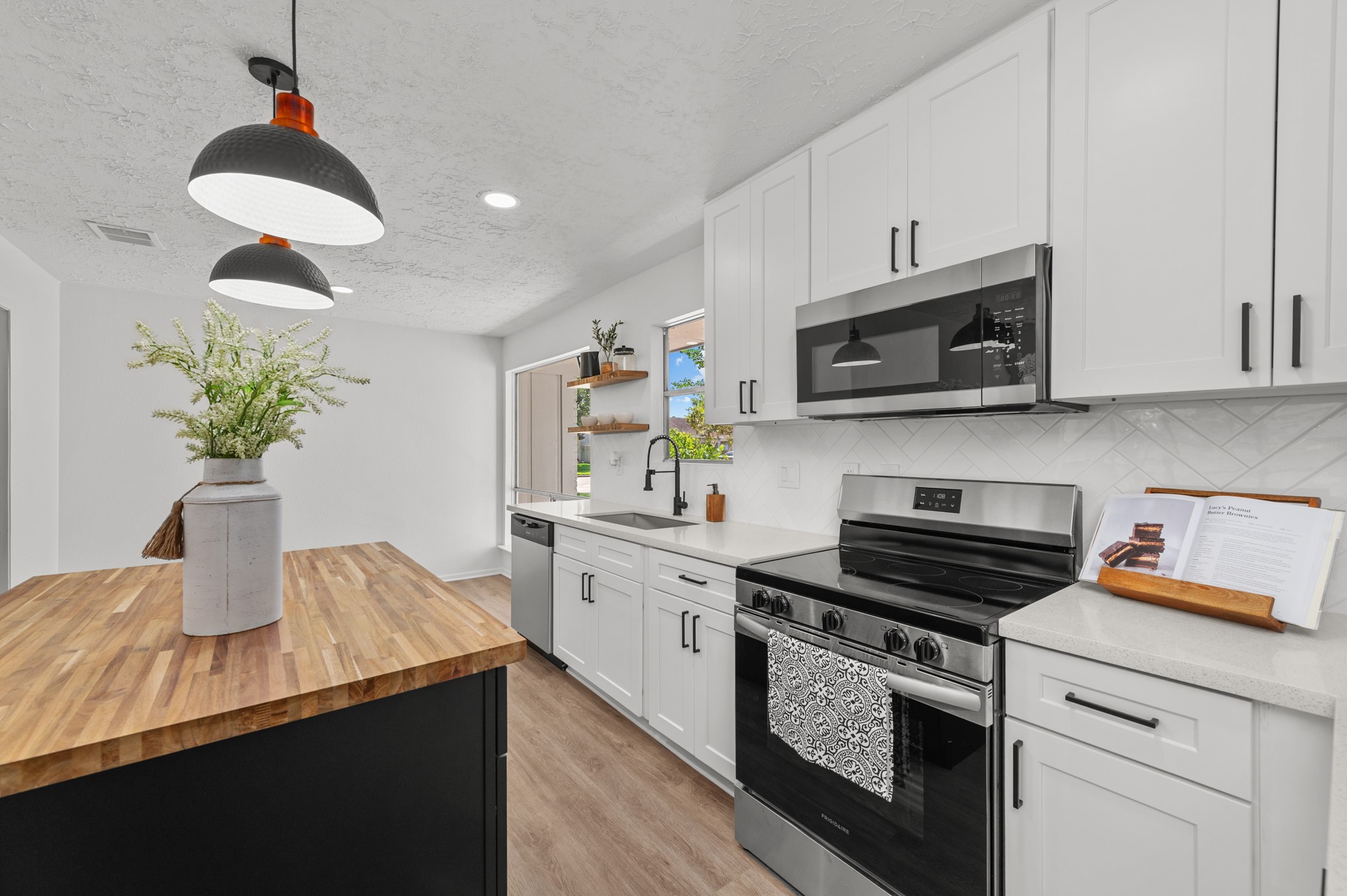 Photos of 4811 Gleneagles Dr Houston TX 77084