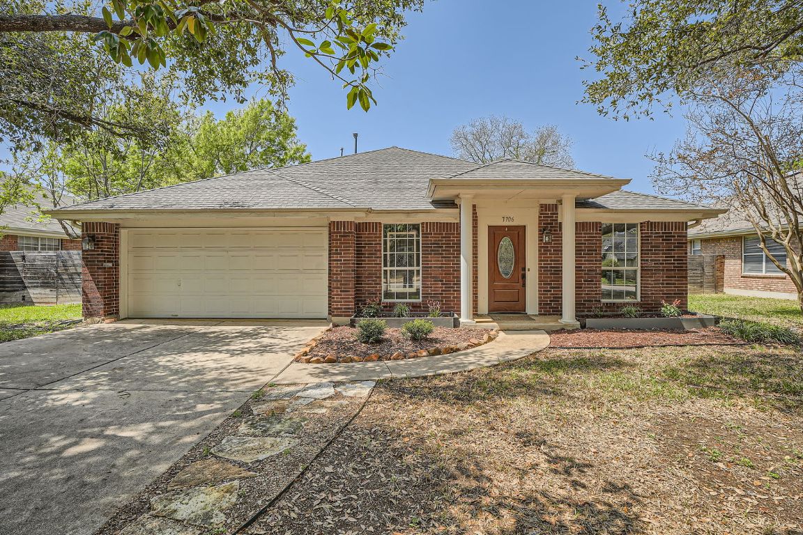 Photos of 7706 Vail Valley Dr Austin TX 78749