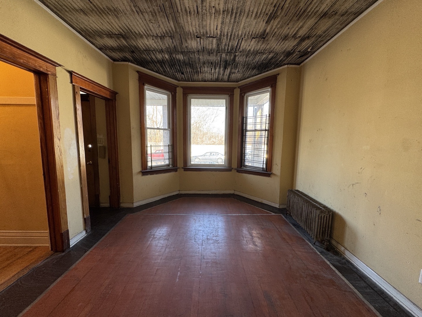 Photos of 8216 S Brandon Ave Chicago IL 60617