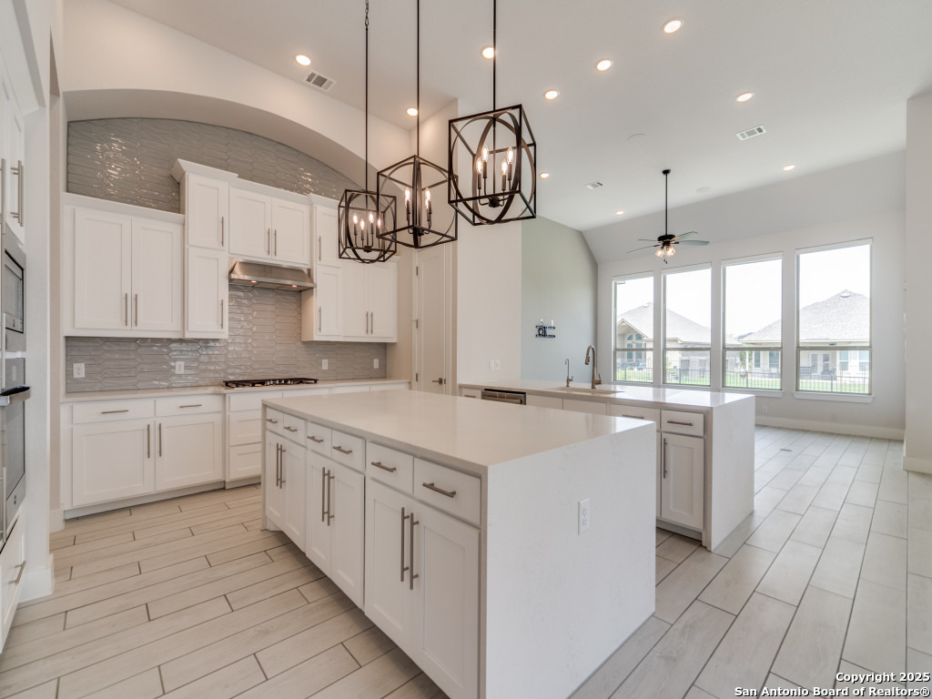 Photos of 122 Wild Rose Hl Boerne TX 78006