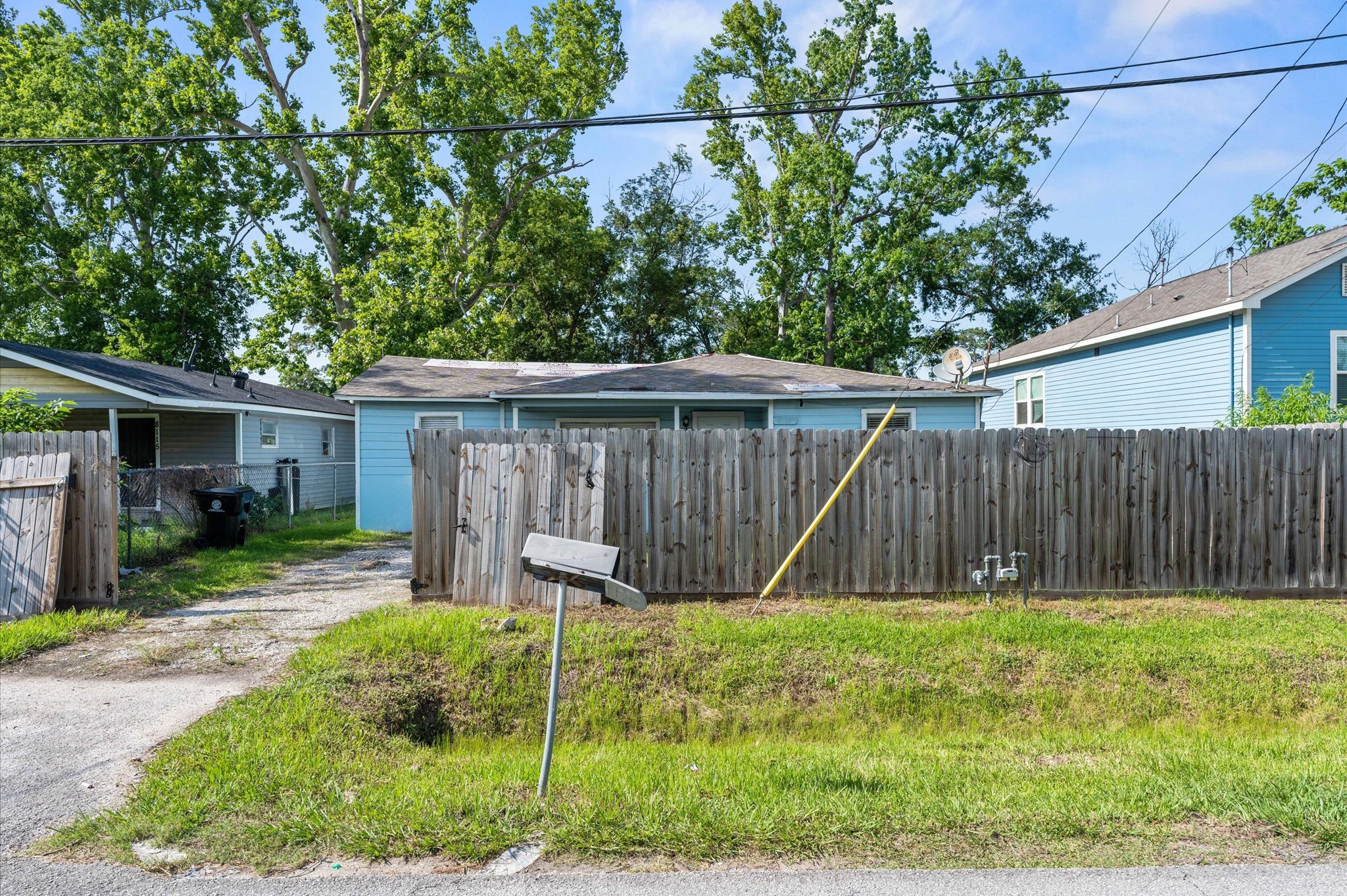 Photos of 8121 Woodlyn Rd Houston TX 77028