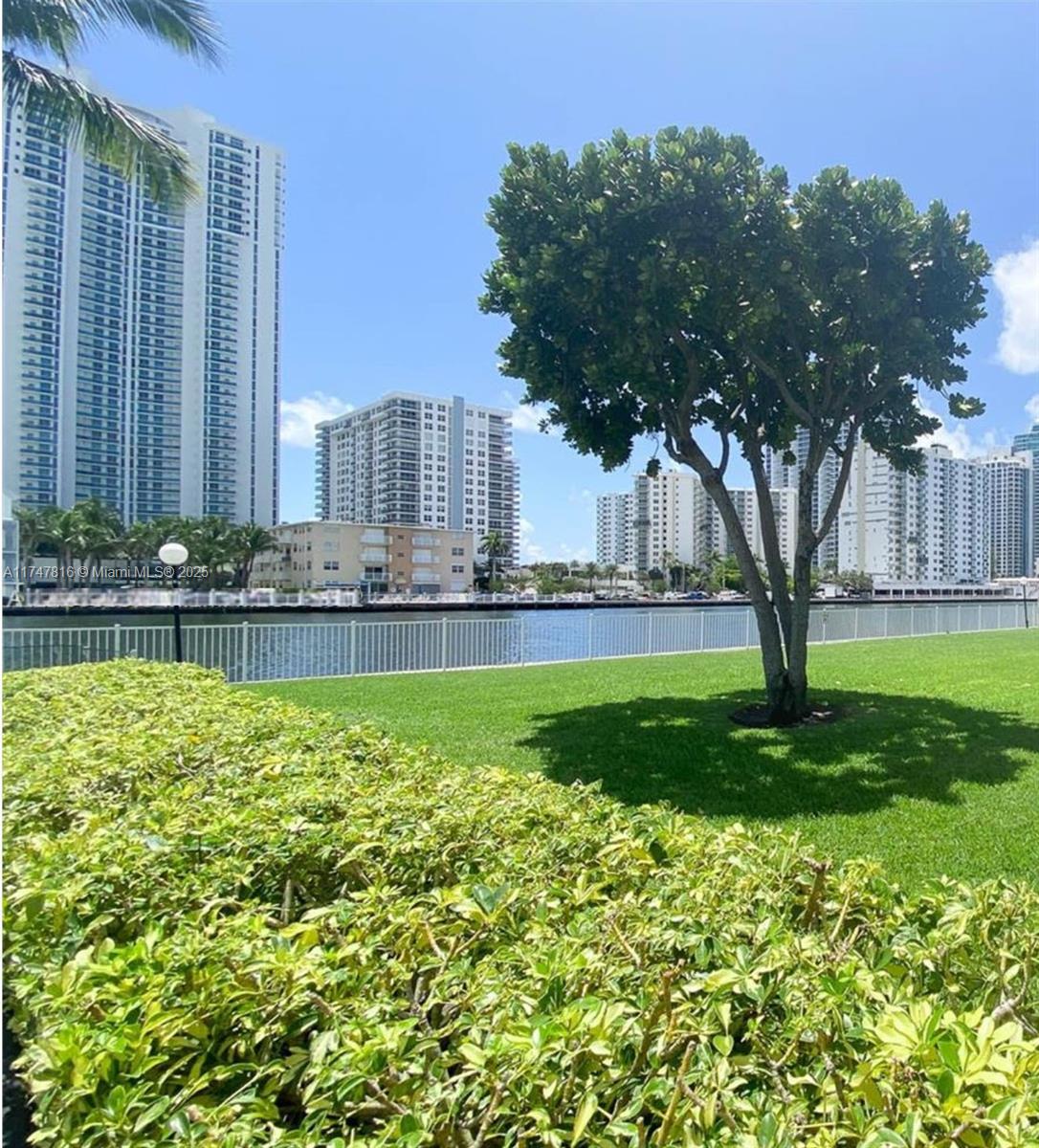 Photos of 1000 Parkview Dr Apt 121 Hallandale Beach FL 33009
