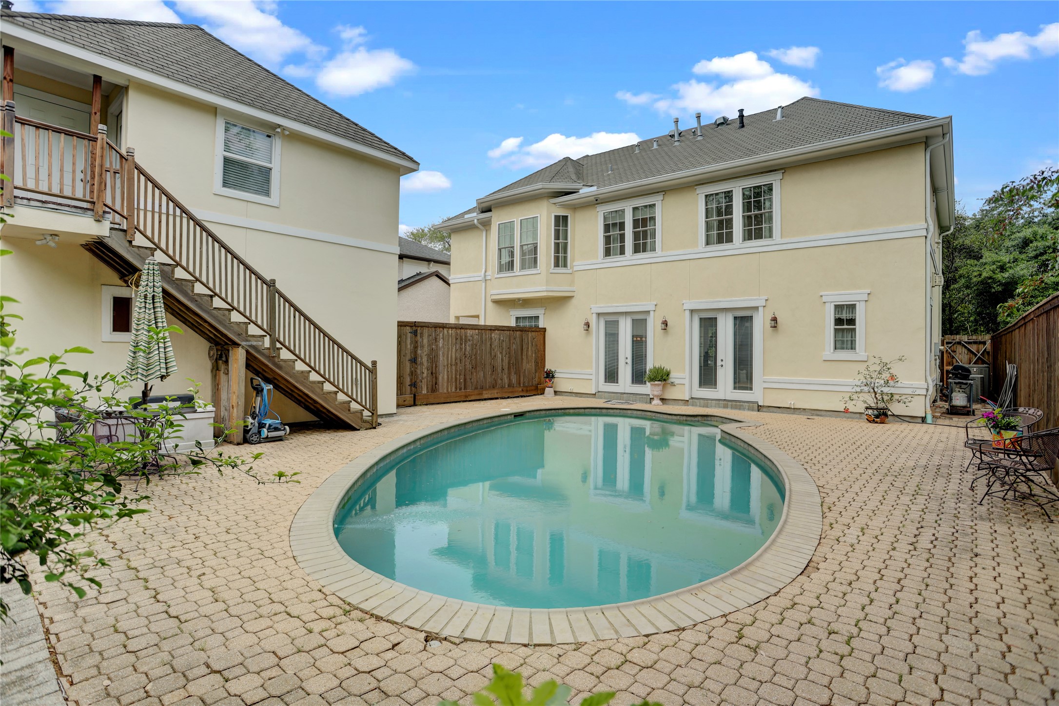 Photos of 2209 MacArthur St Houston TX 77030