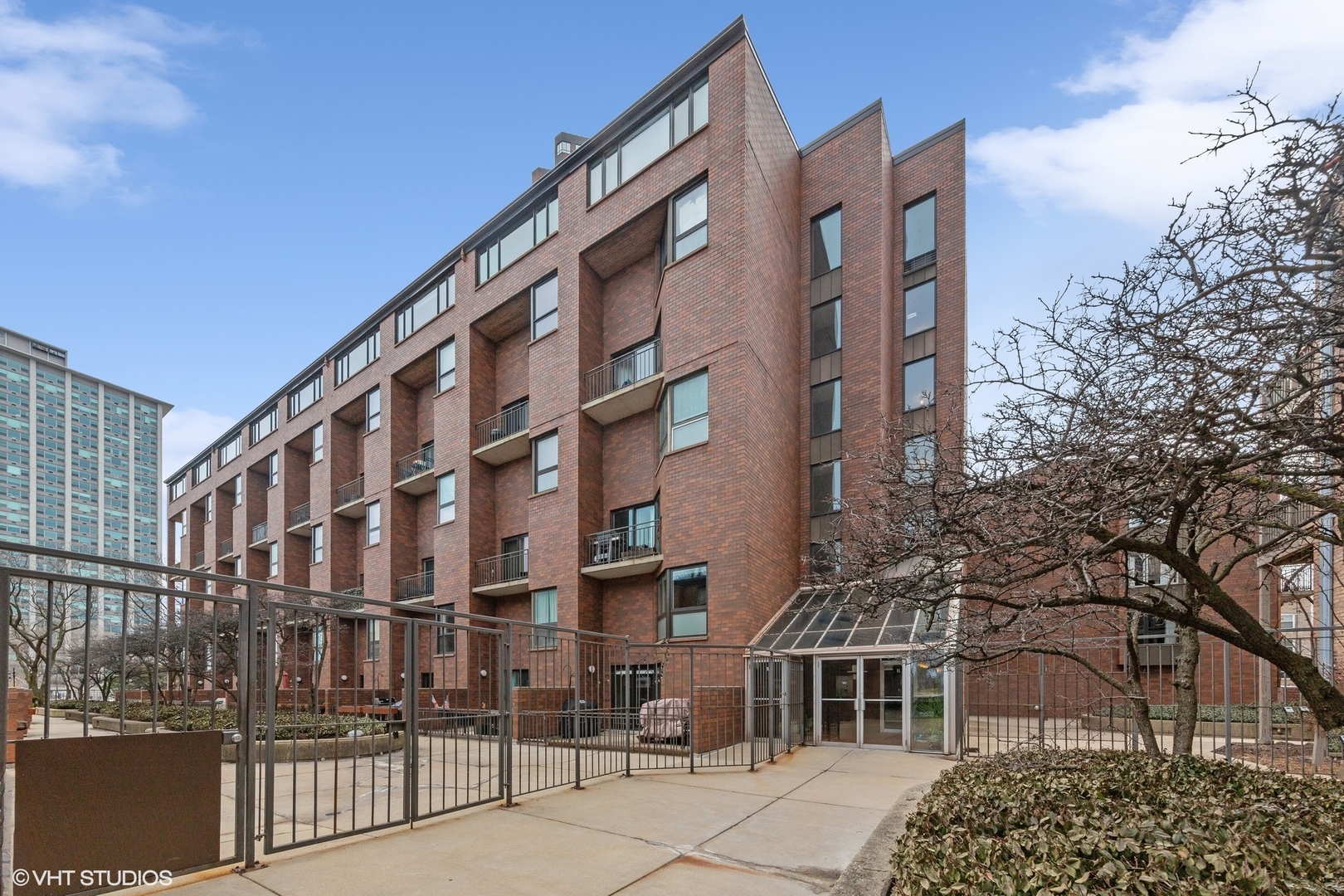 Photos of 3700 N Lake Shore Dr Apt 113 Chicago IL 60613