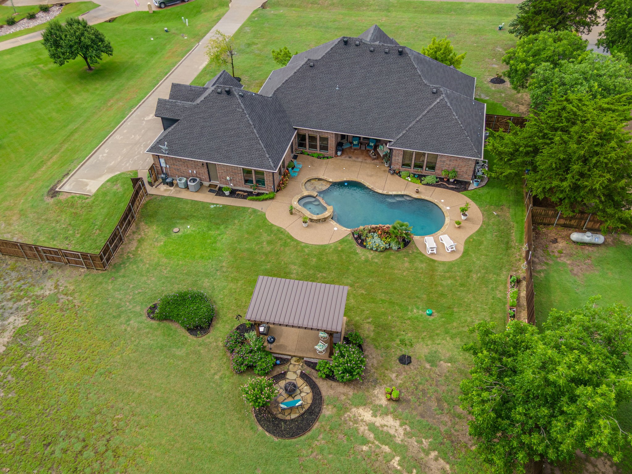 Photos of 3231 McCarver Ct Midlothian TX 76065
