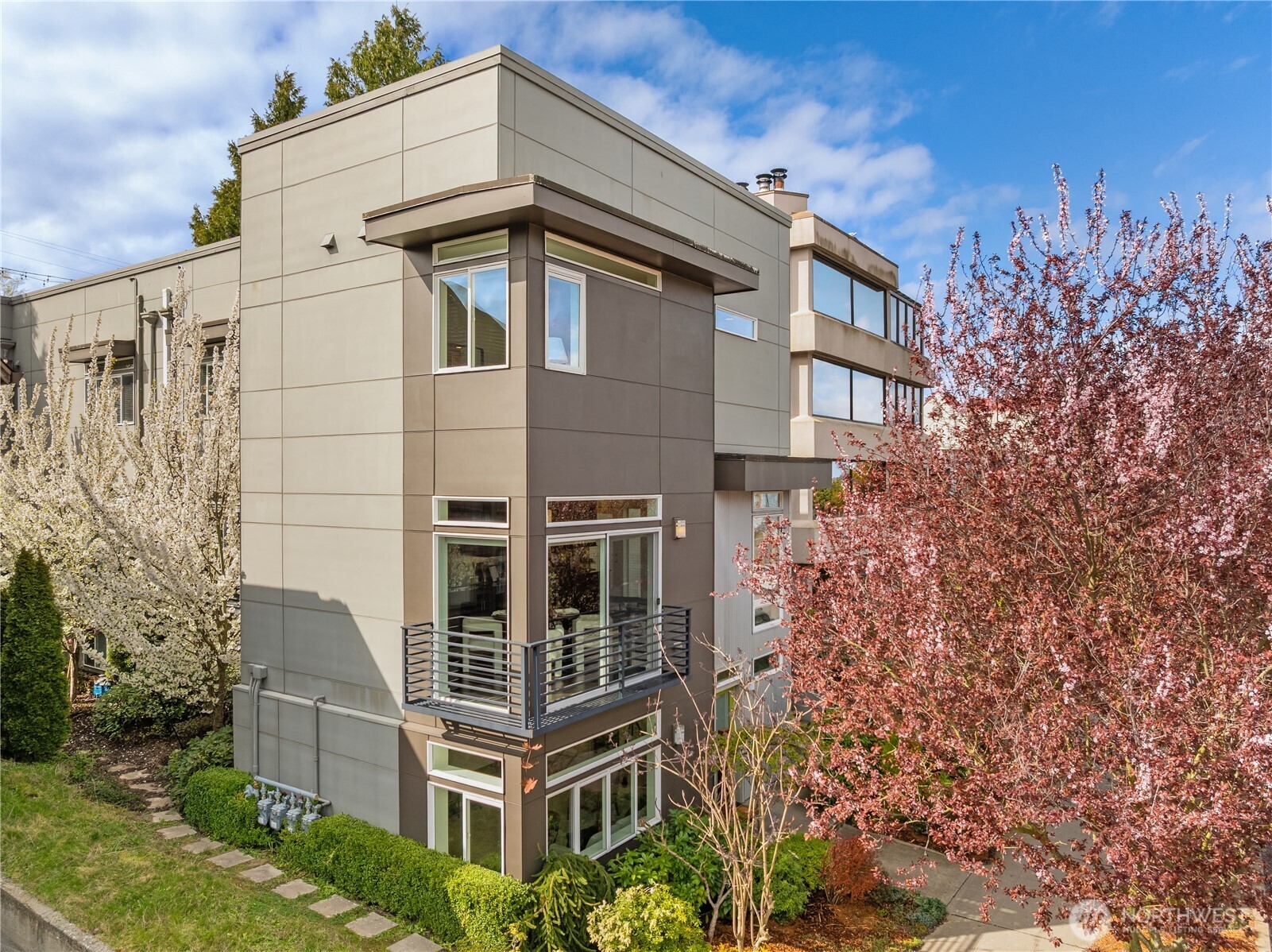 Photos of 1633 California Ave SW Unit B Seattle WA 98116