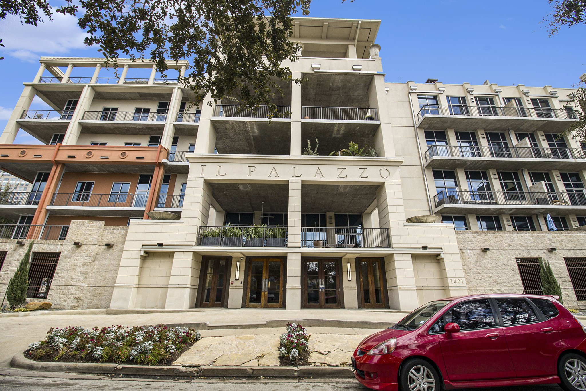 Photos of 1401 Calumet St Unit 407 Houston TX 77004