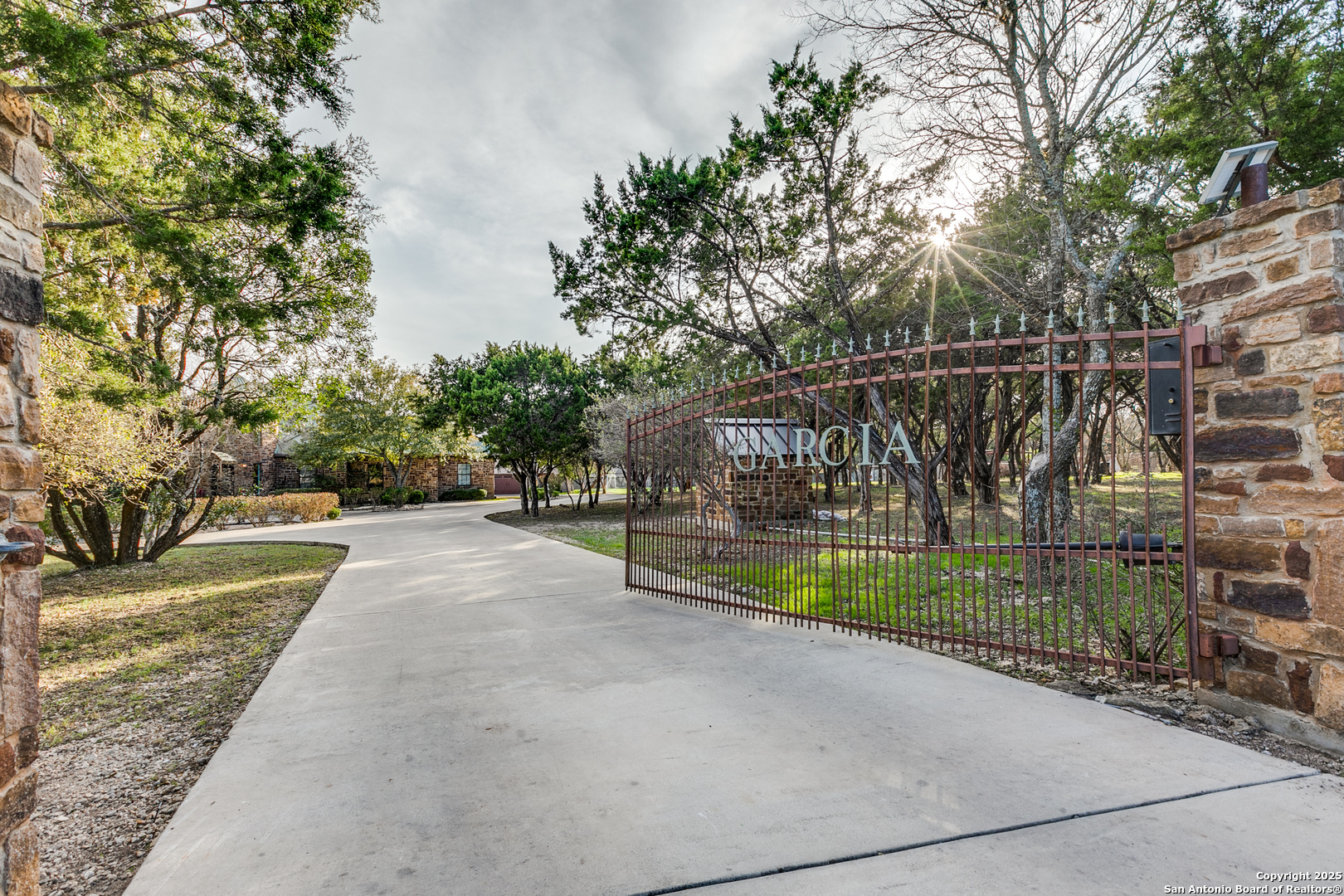 Photos of 11050 Baxtershire Helotes TX 78023