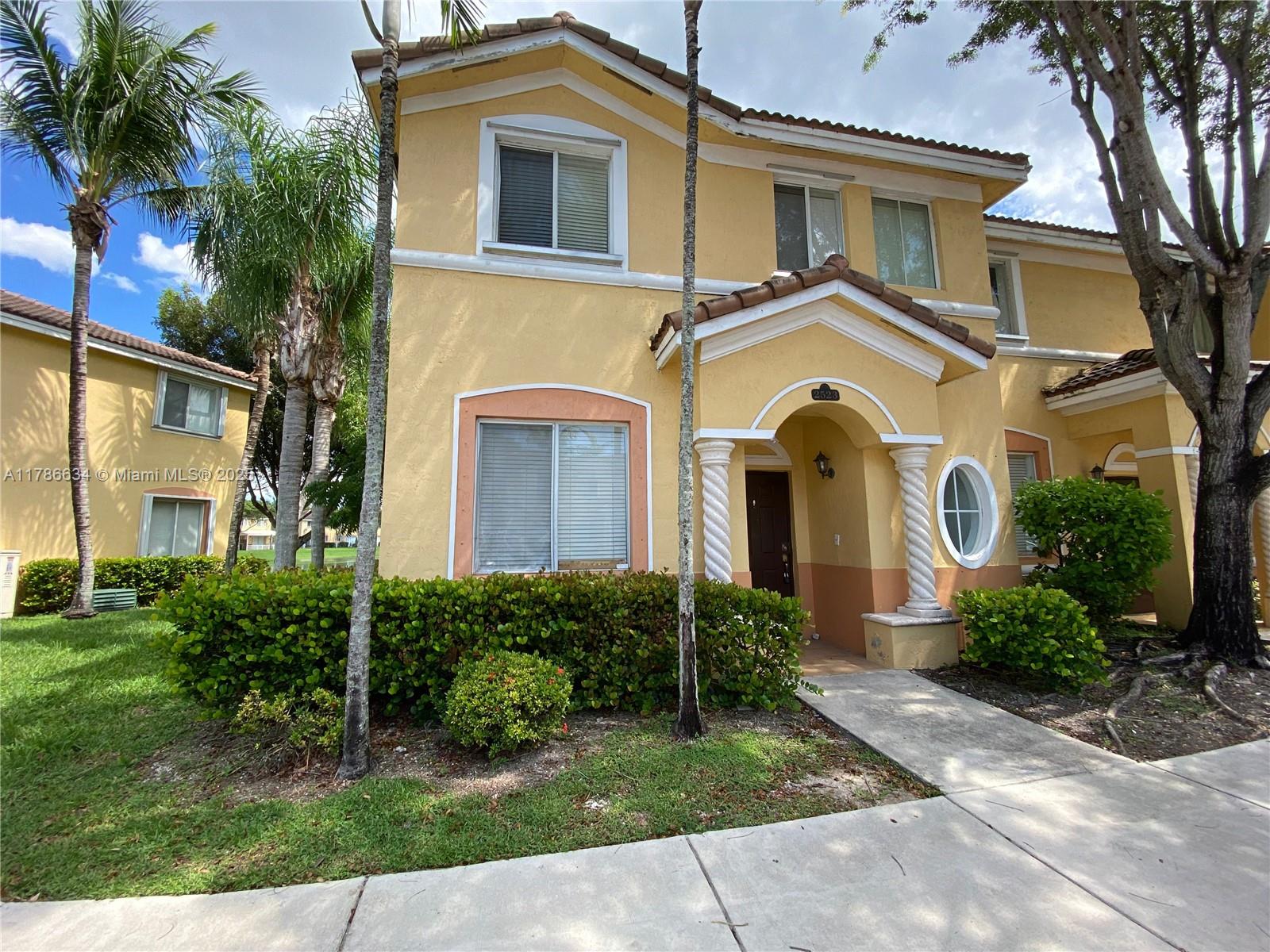 Photos of 2523 SE 14th Ave Unit 385 Homestead FL 33035