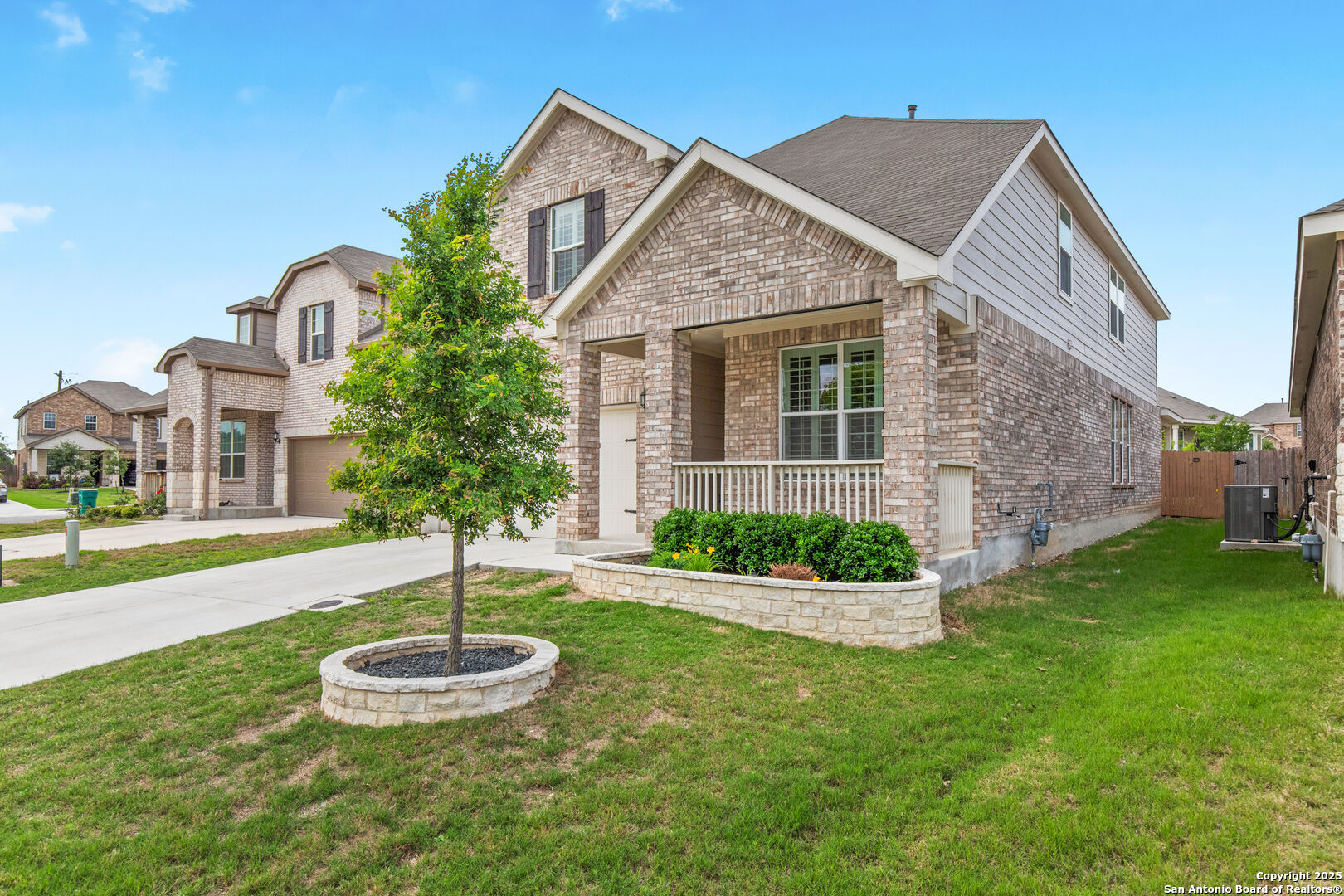 Photos of 353 Aberdeen Boerne TX 78015