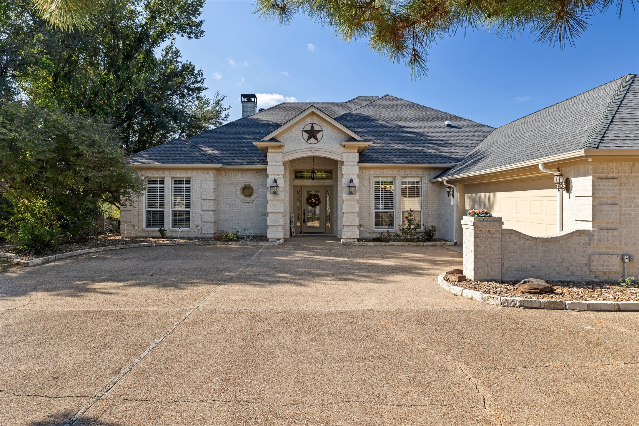 Photos of 9304 Ravenswood Rd Granbury TX 76049