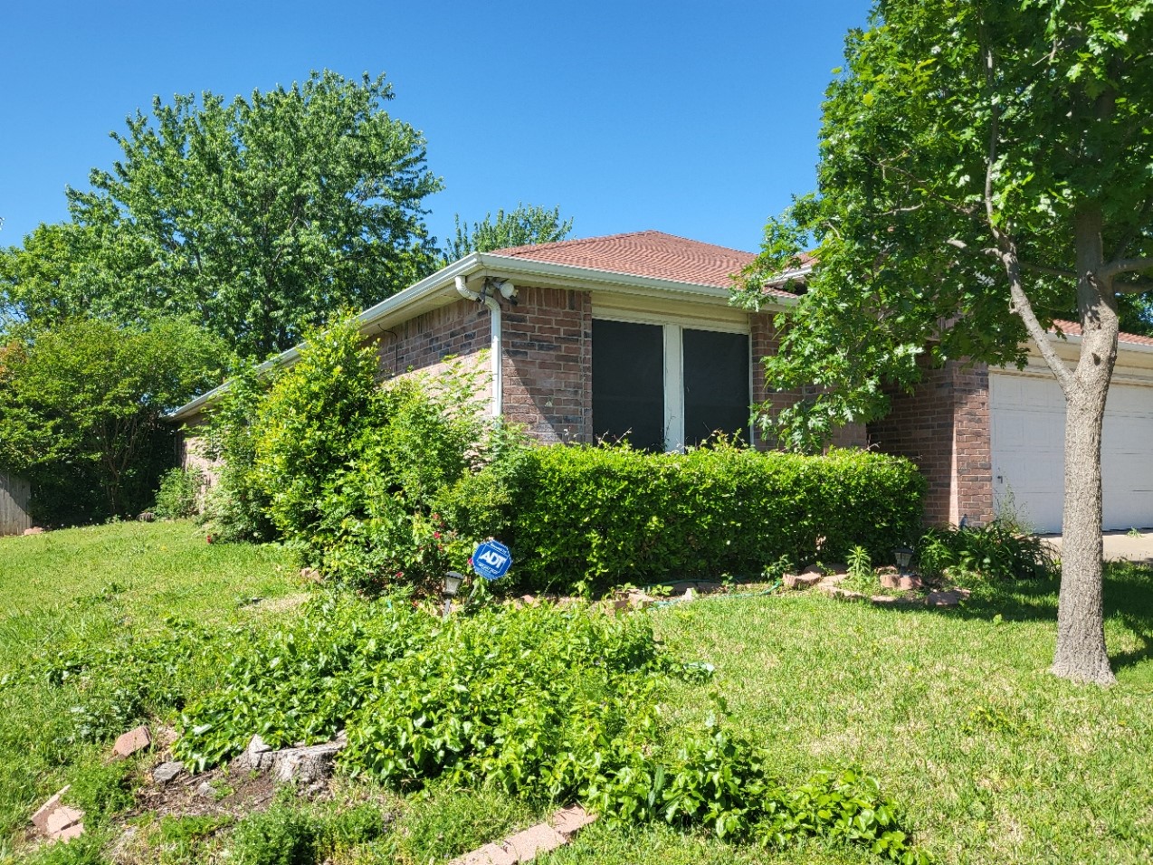 Photos of 1028 Mazourka Dr Arlington TX 76001