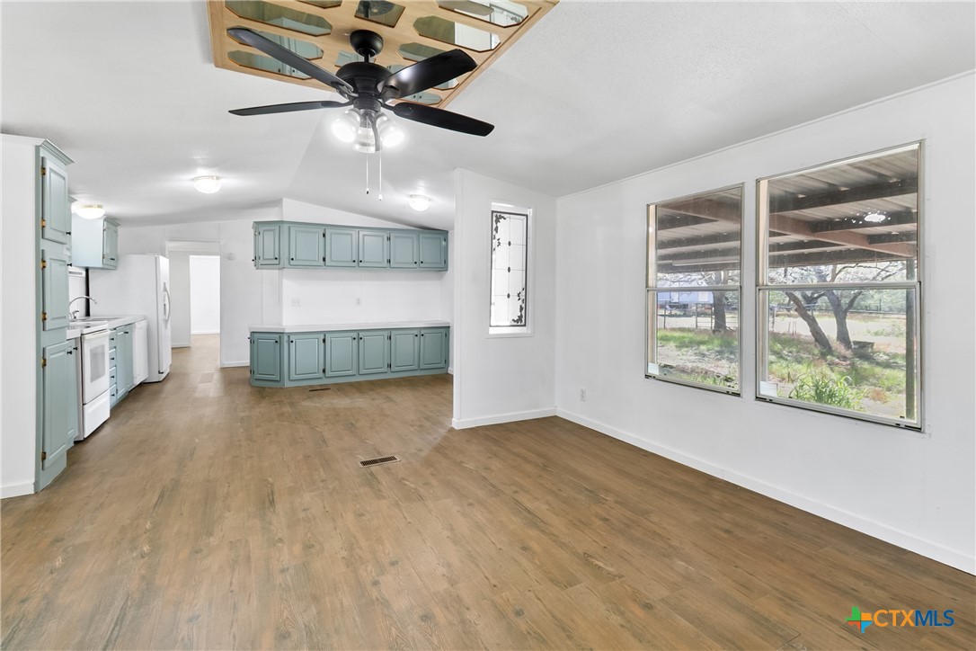 Photos of 142 Oak Valley Dr La Vernia TX 78121