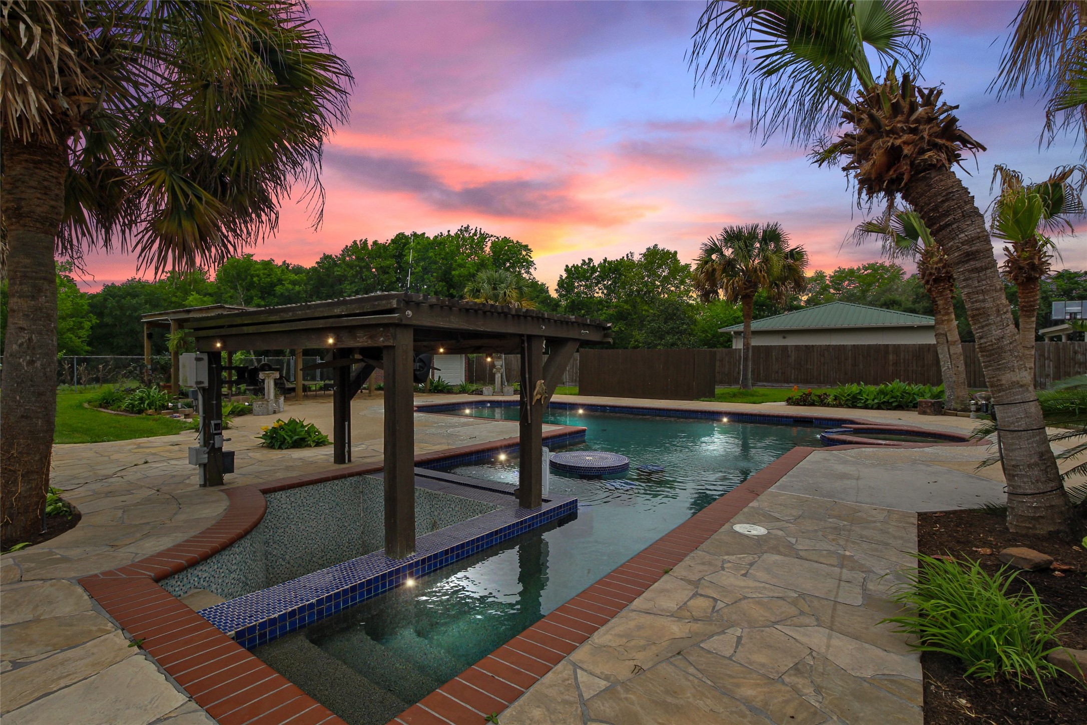 Photos of 2204 Airline Dr Friendswood TX 77546