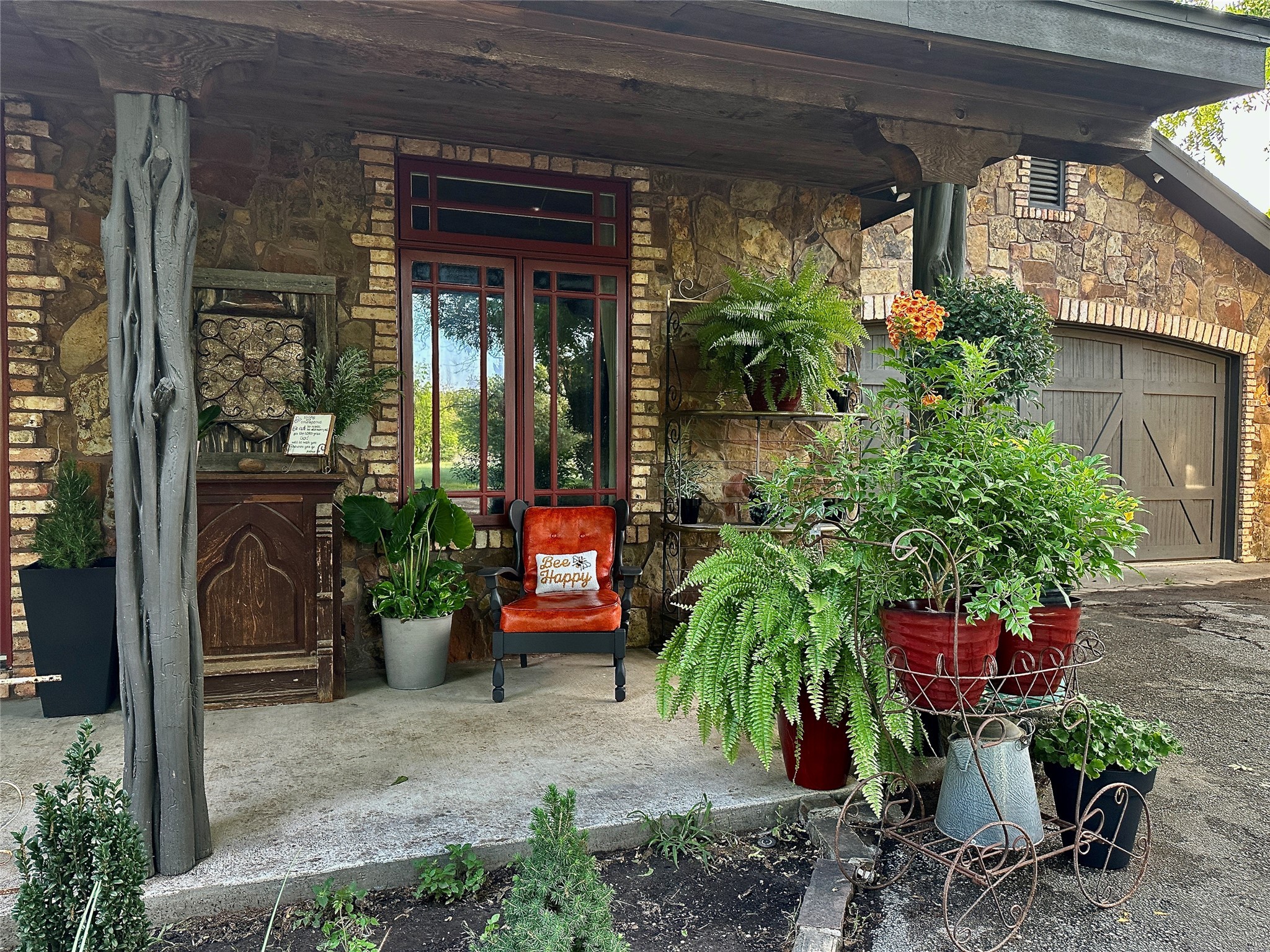 Photos of 4000 Pecan Ln Benbrook TX 76116