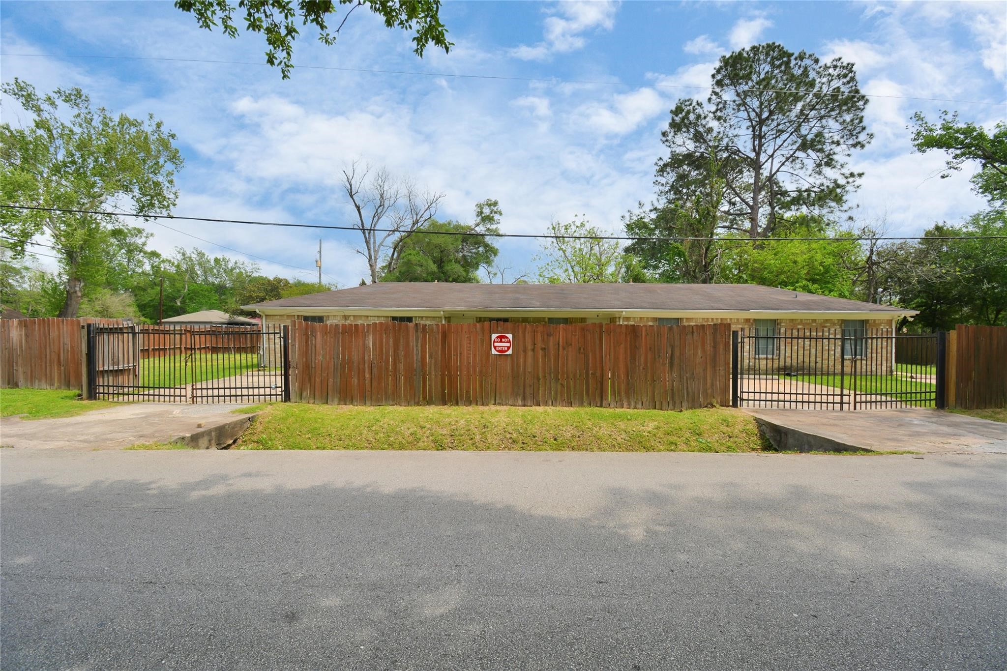 Photos of 8622 Elbert St Unit A Houston TX 77028